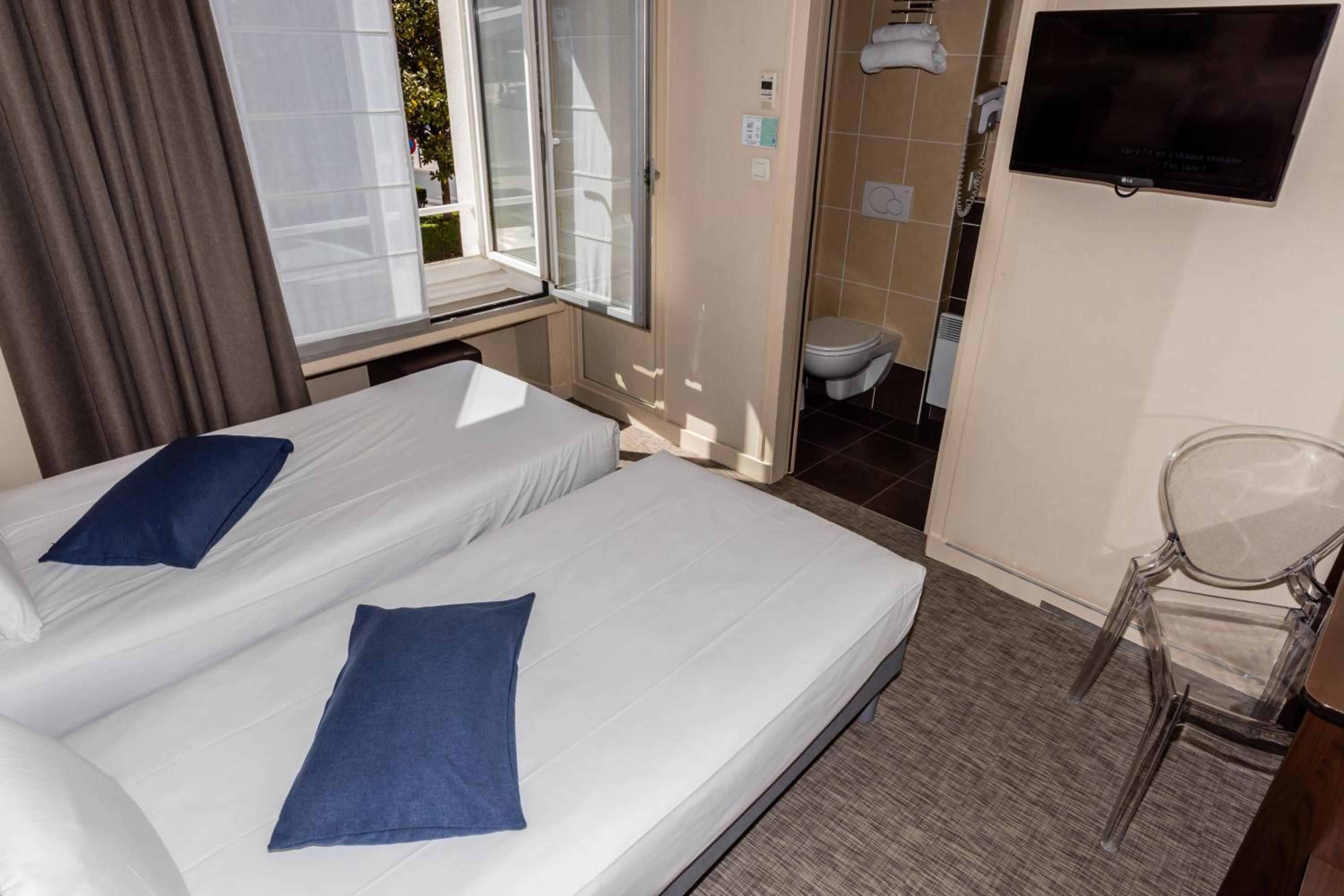 Superior Twin Room - Photo 2