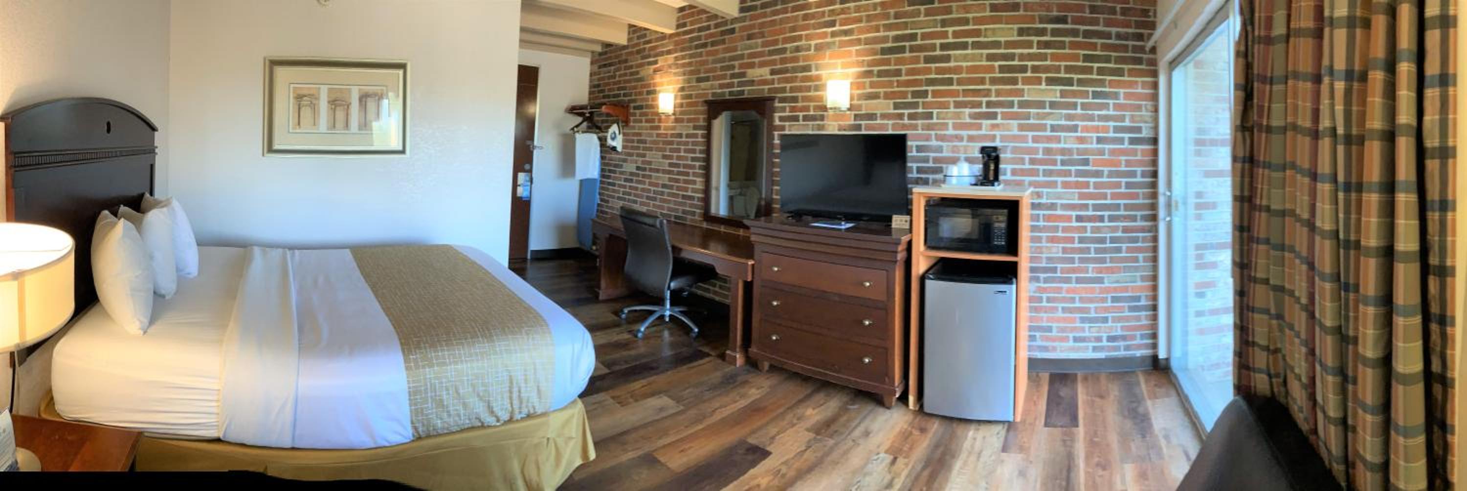 Queen Room - Non-Smoking - Photo 2