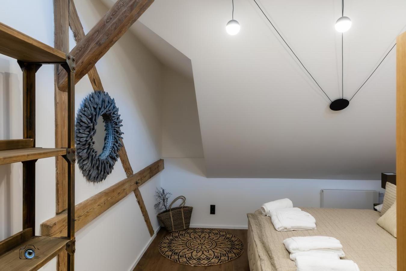 Apartment with Terrace - Photo 11