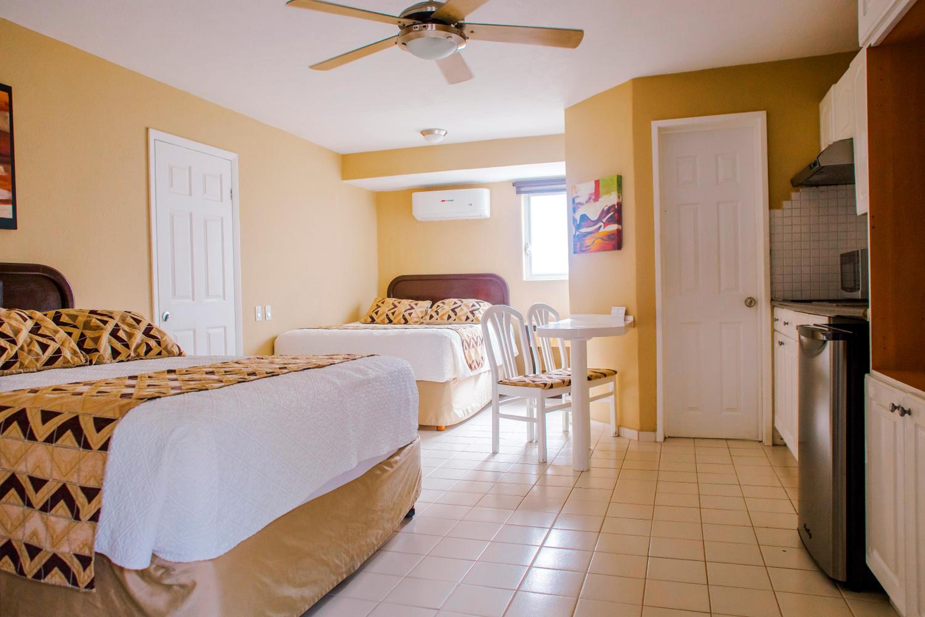 Family Studio with 2 Beds