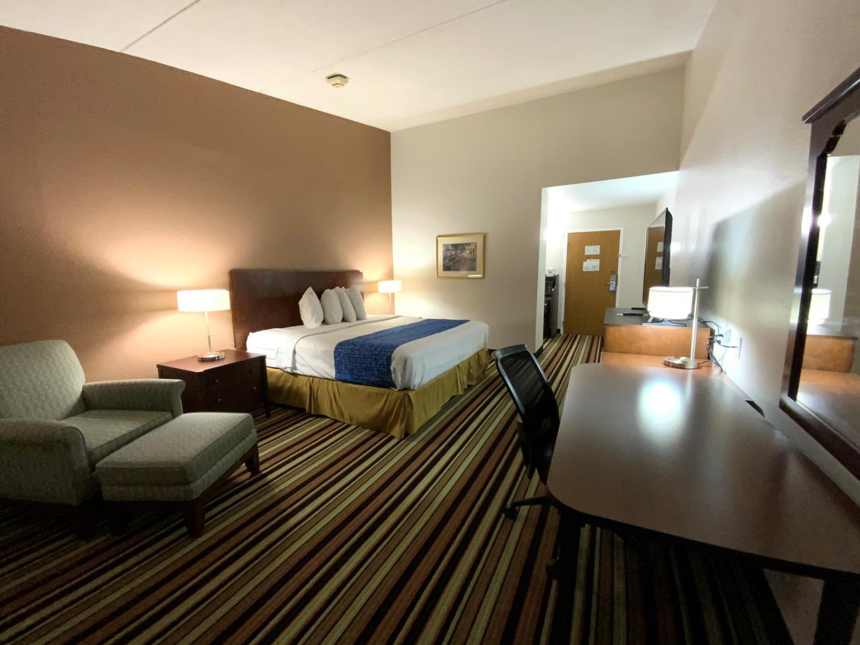 King Room - Non-Smoking - Photo 1