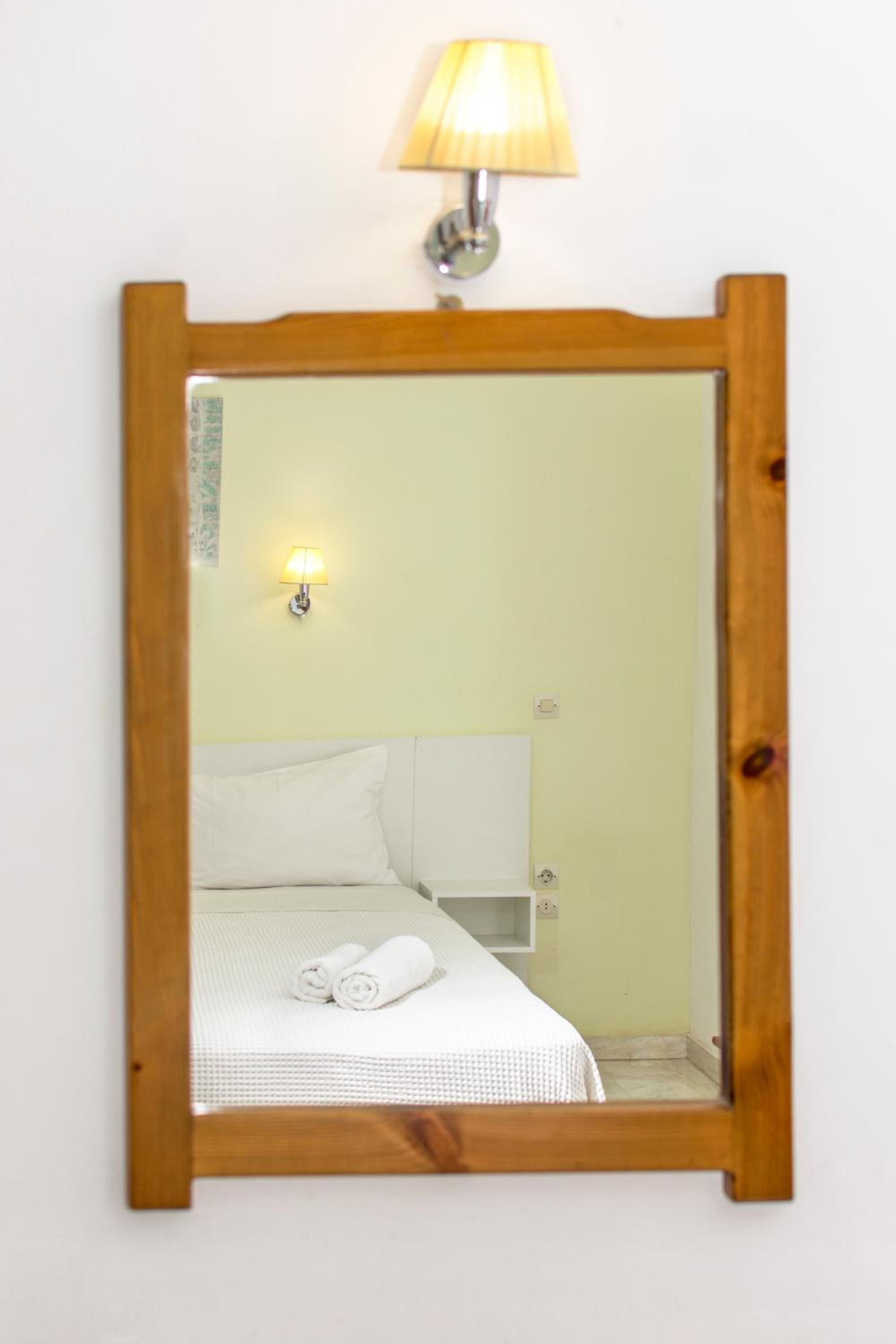 Budget Double Room photo 3