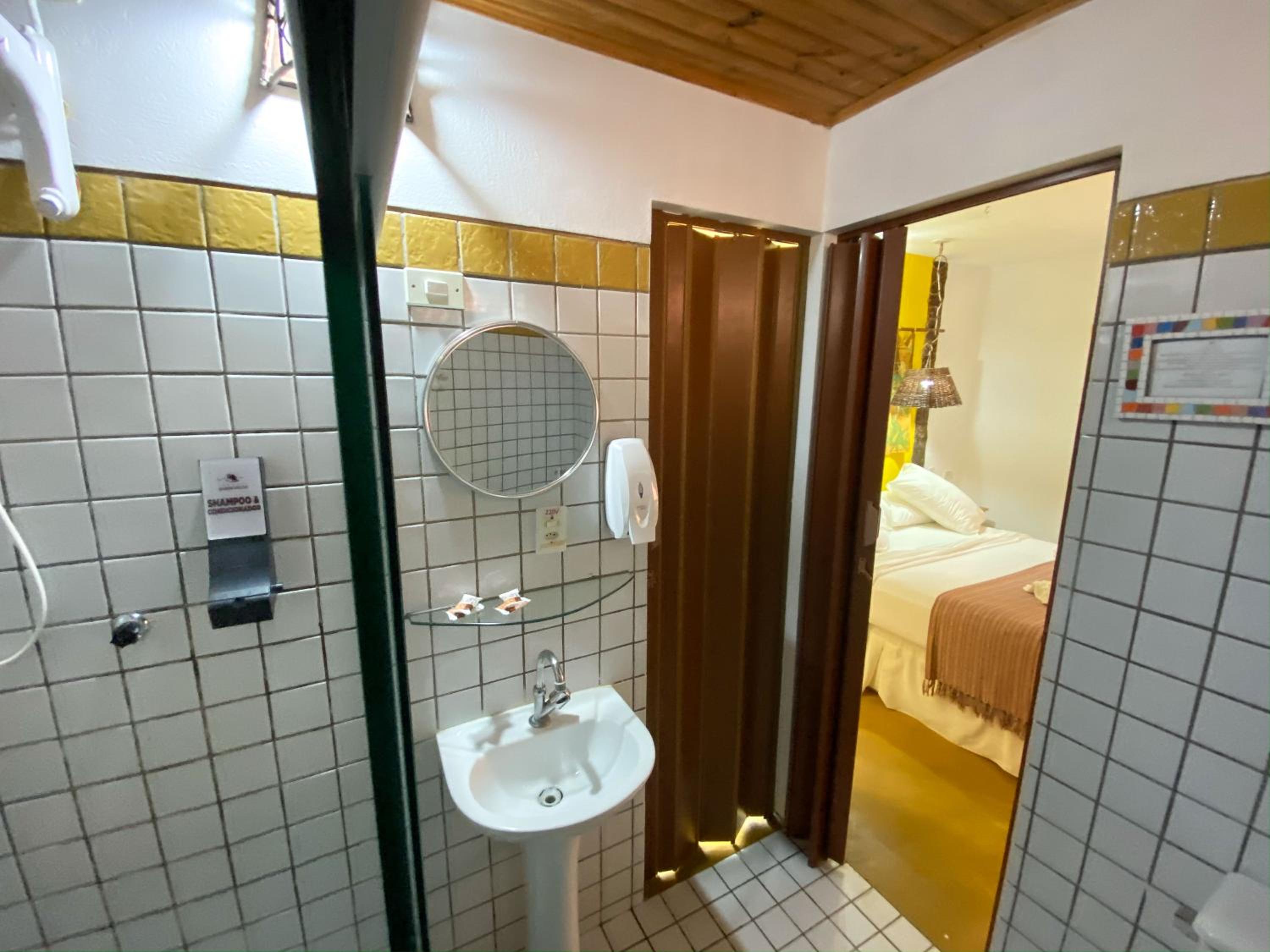 Bungalow (2 Adults) photo 2
