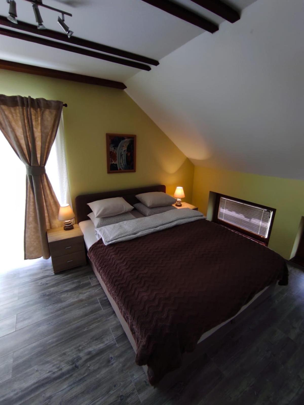 Triple Room with Balcony - Photo 6