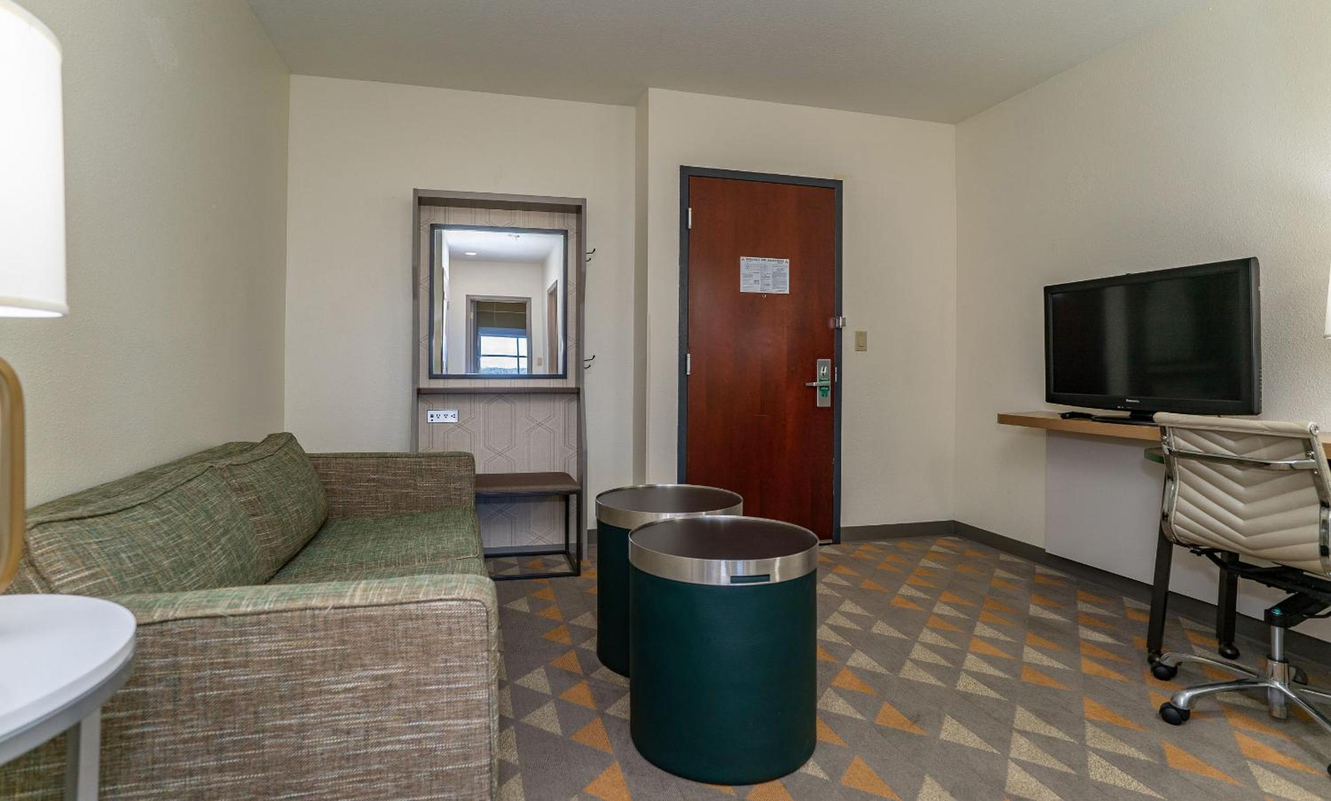 One-Bedroom Suite with Canal View - Photo 1