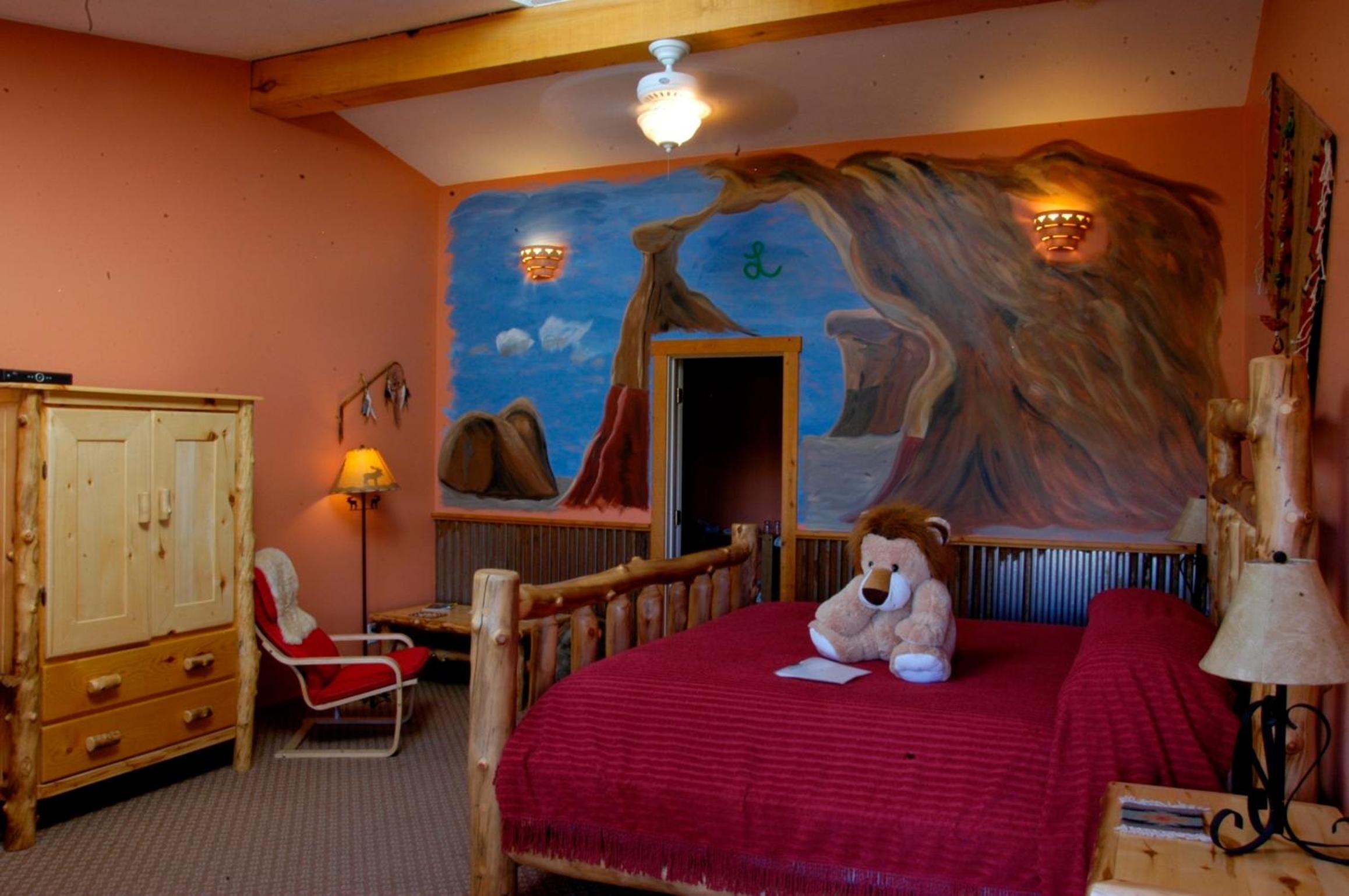 Deluxe King Room - Non-Smoking photo 2