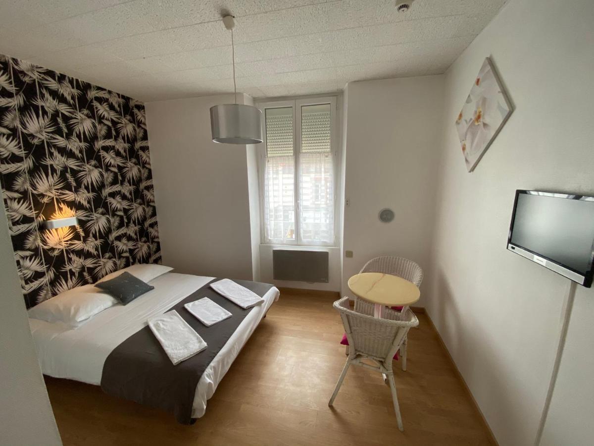Double Room with Private Shower and Toilet photo 1