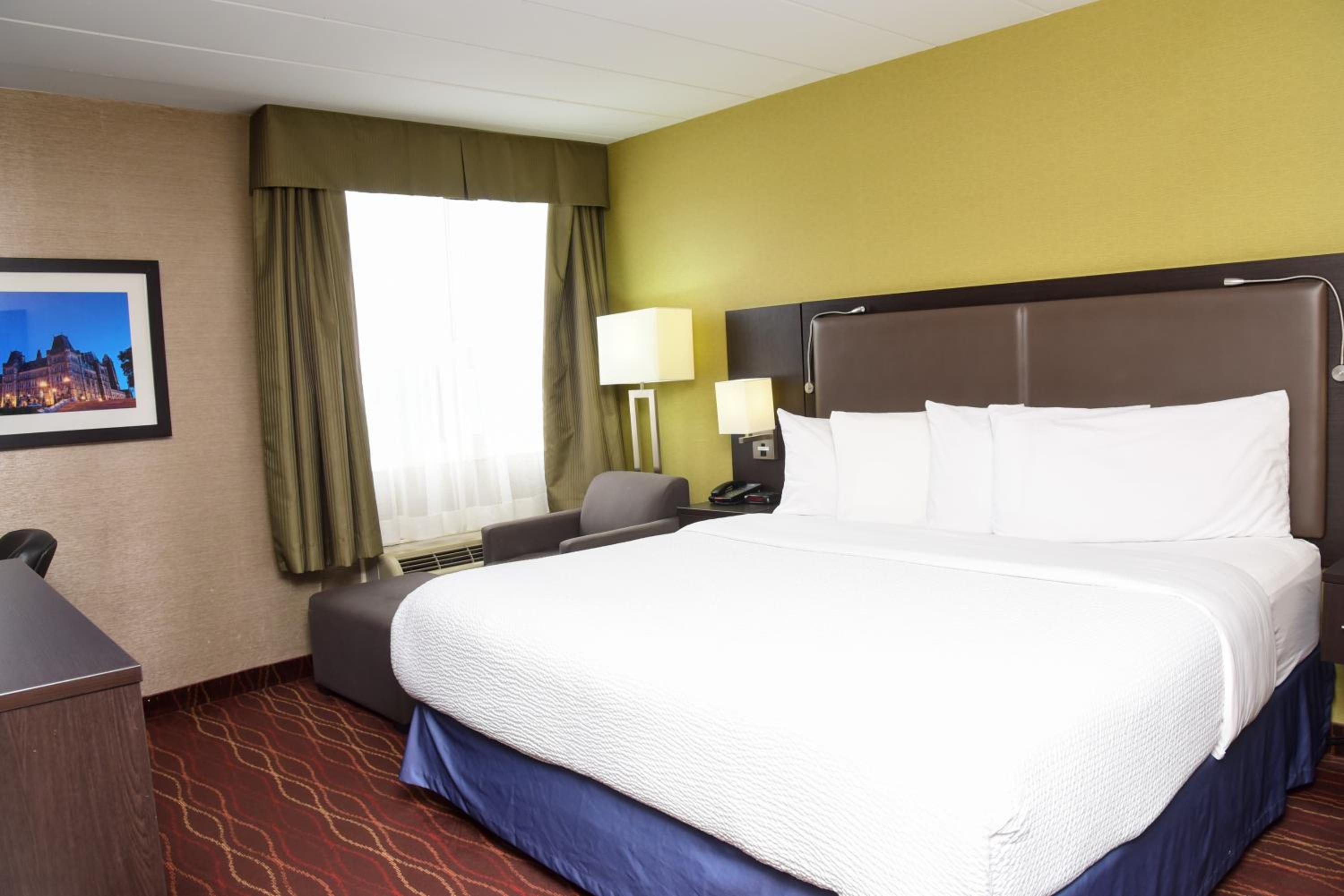1 King Bed Room photo 1