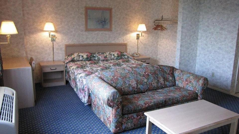 Deluxe King Room - Photo 4