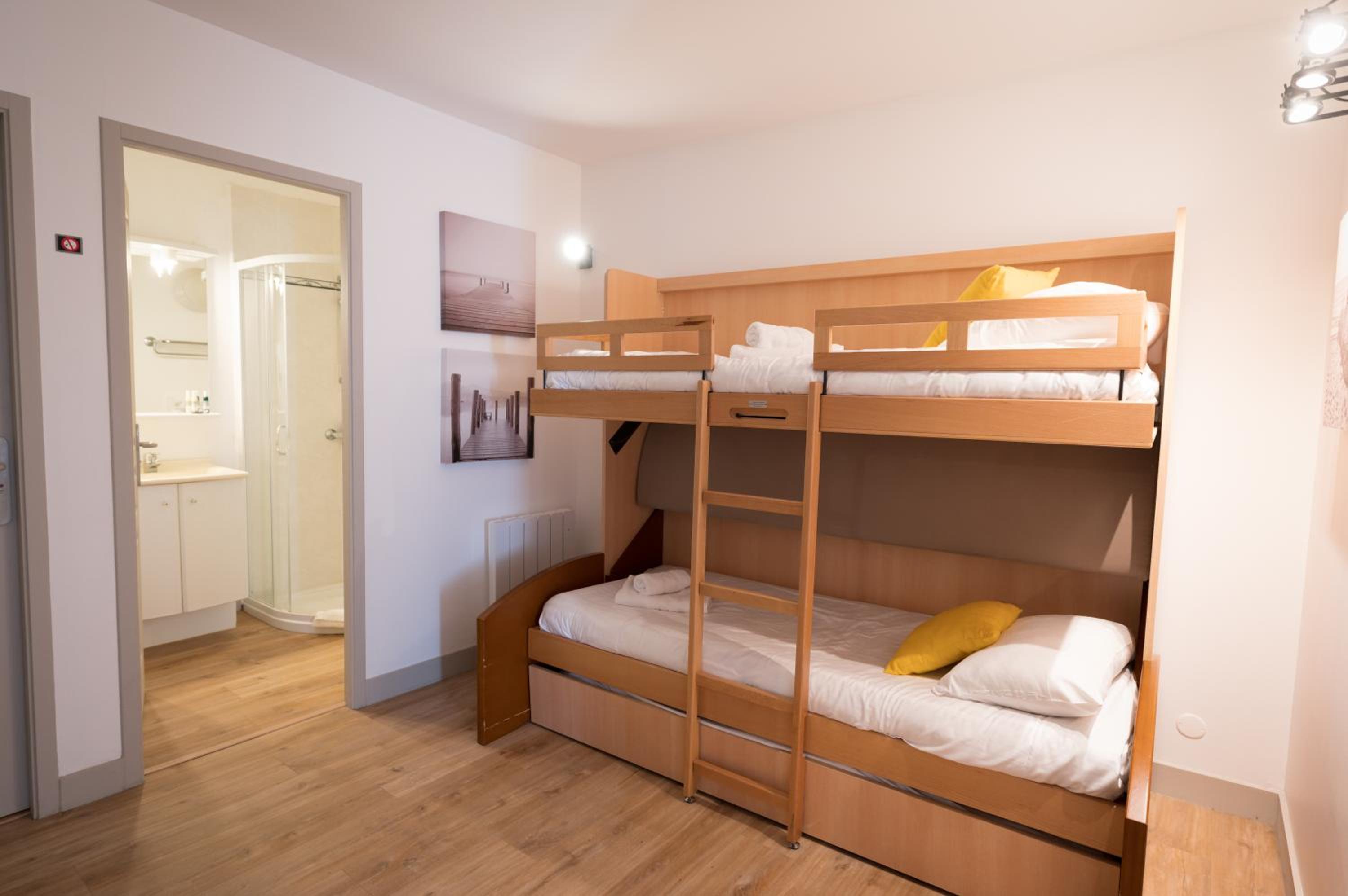 Charm Quintuple Room  photo 2