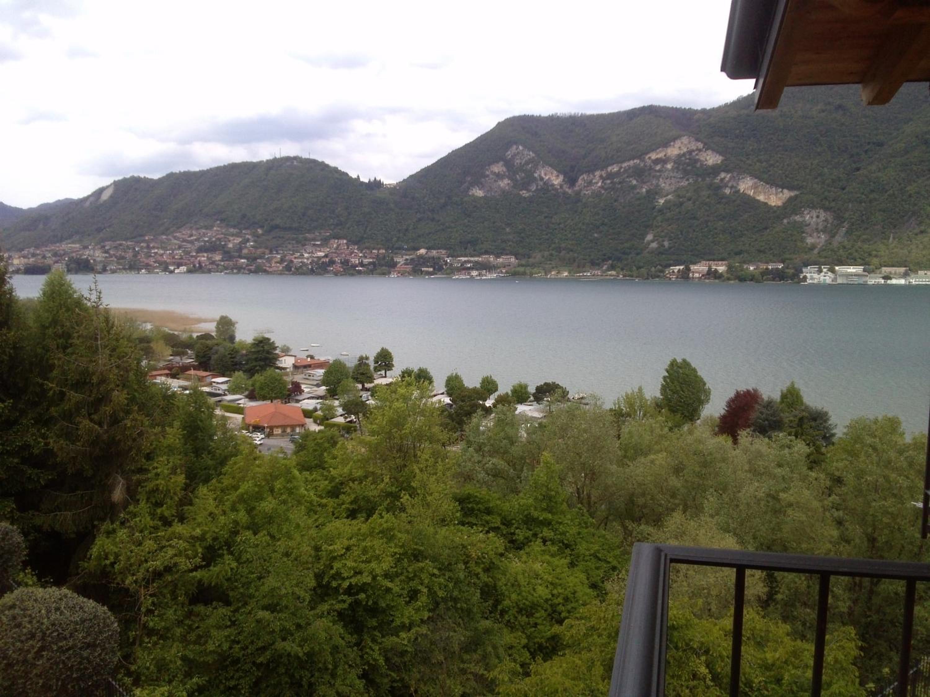 Double Room with Lake View - Photo 12