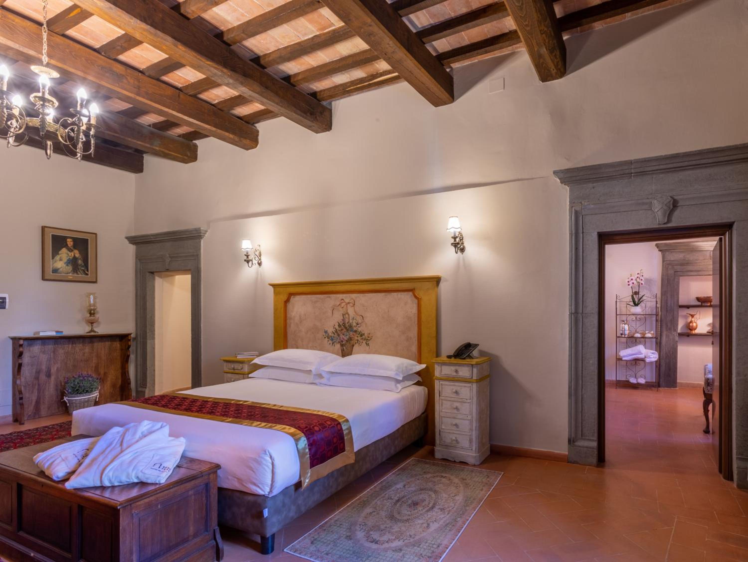 Queen Suite with Spa Bath