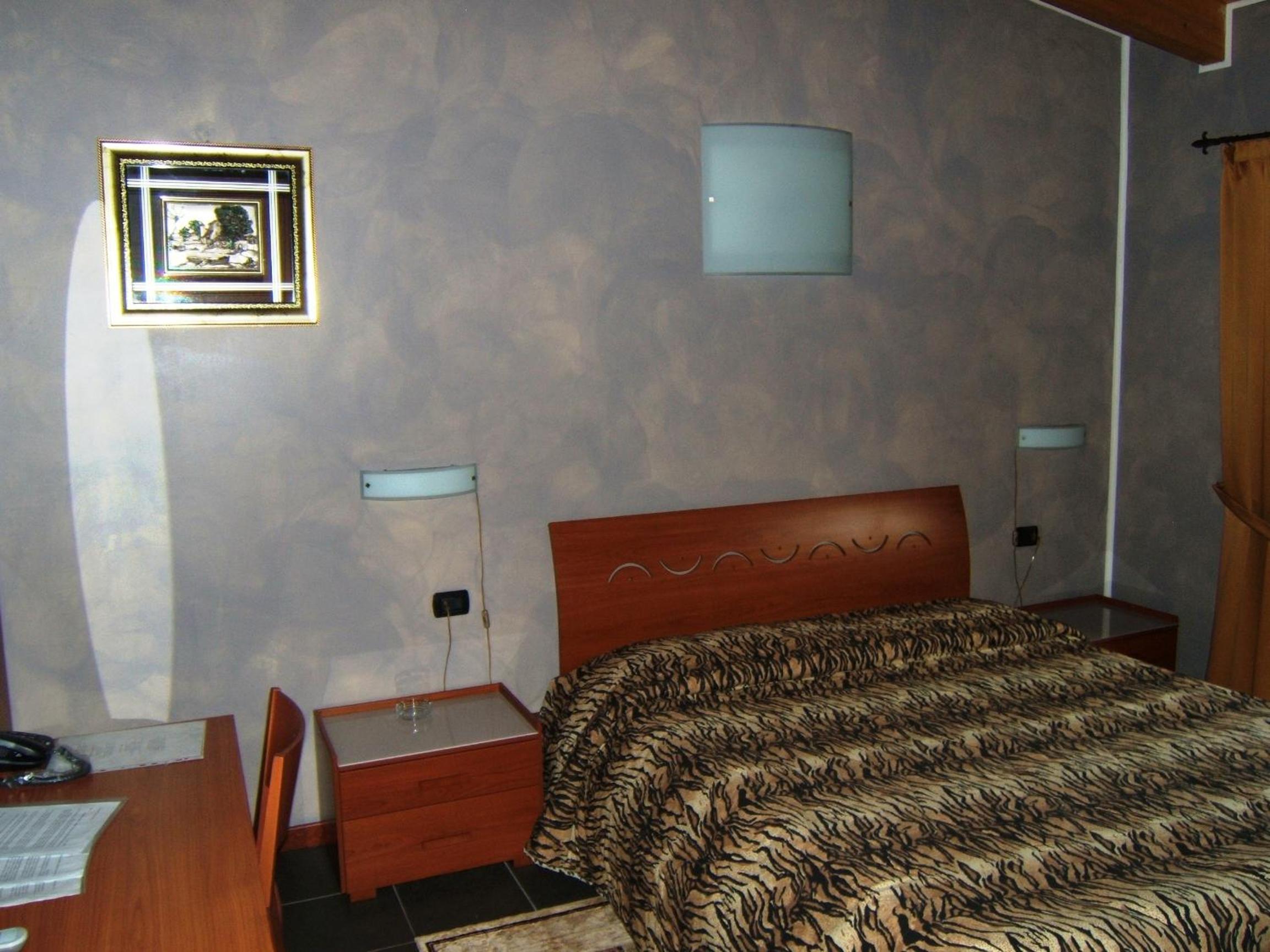 Double Room - Photo 5