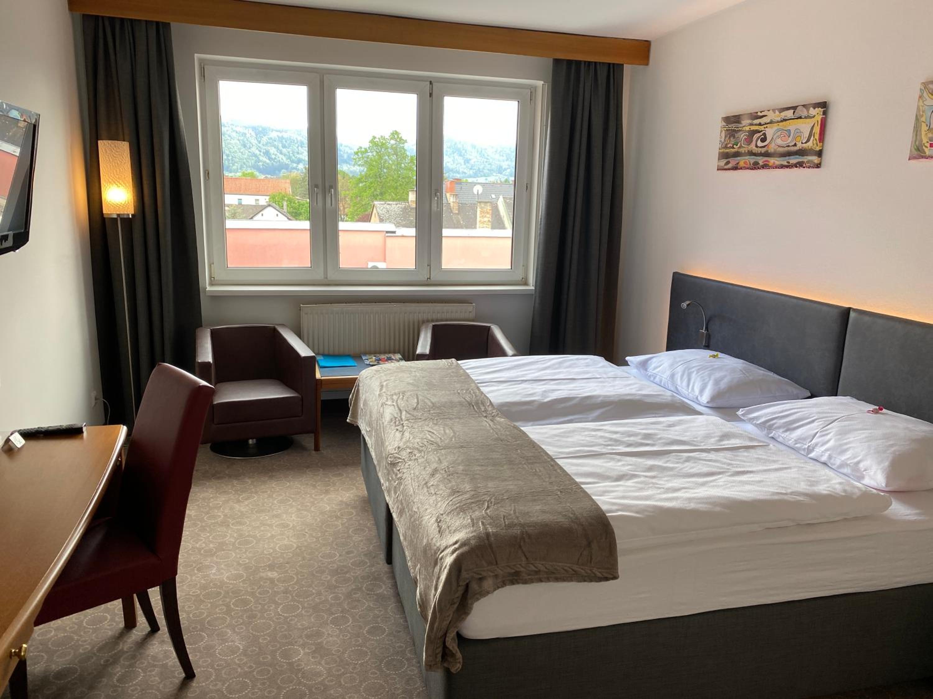Standard Double Room - Photo 13