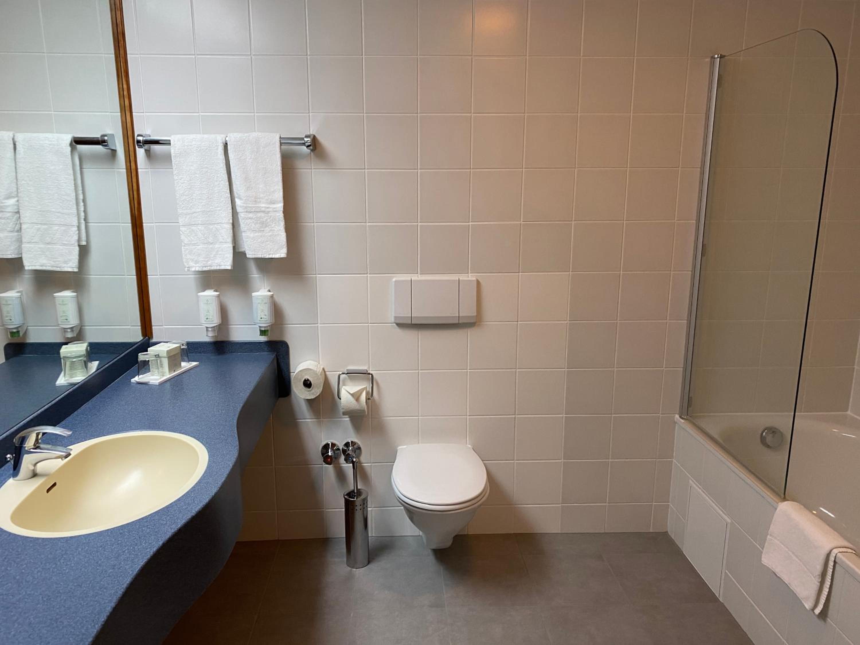 Standard Triple Room - Photo 4