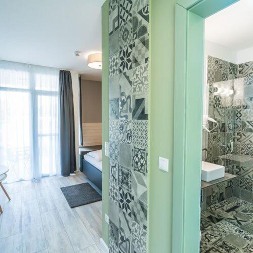 Deluxe Double Room with Extra Bed - Photo 5
