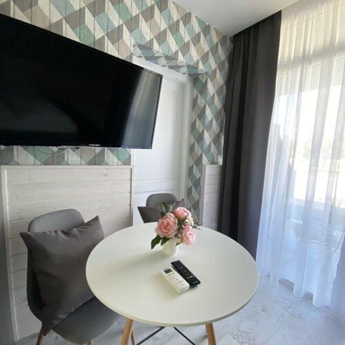 Deluxe Room (2 Adults + 1 Child) - Photo 5