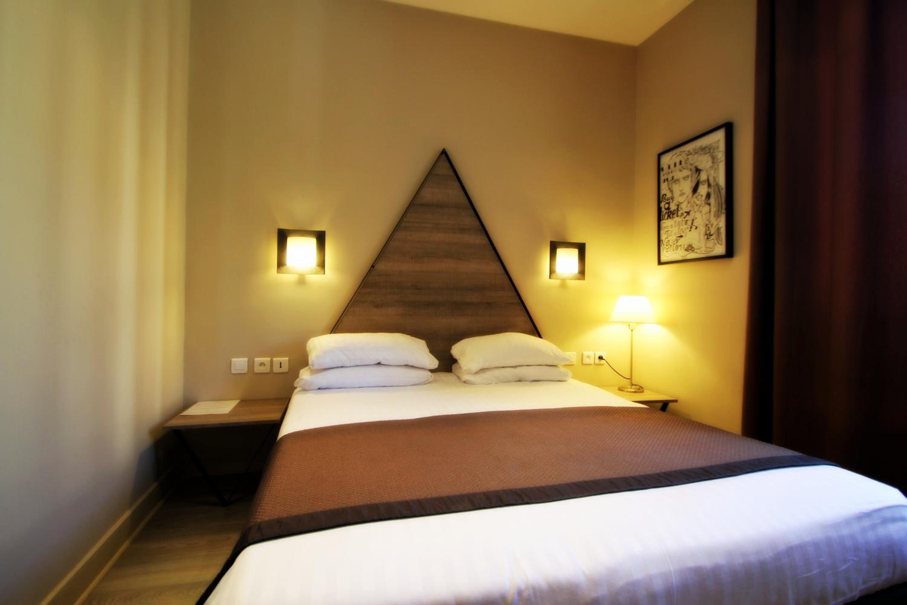 Standard Double Room - Photo 2