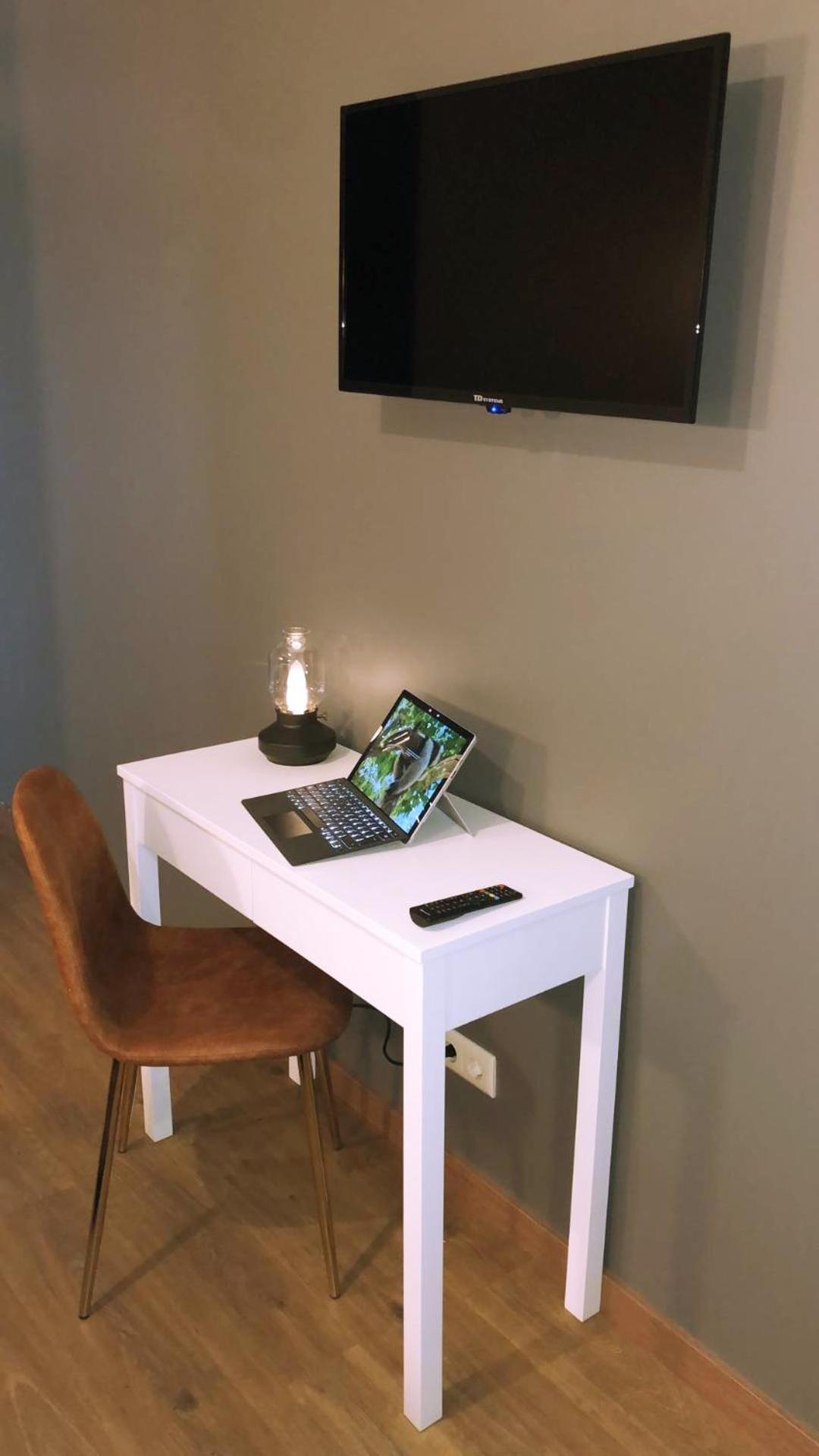 Double Room - Photo 6