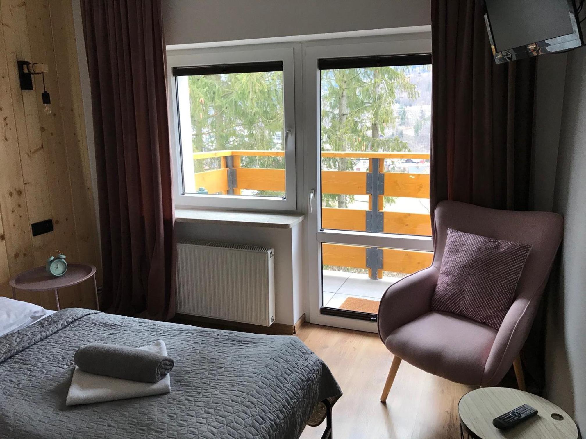 Small Double Room - Photo 2