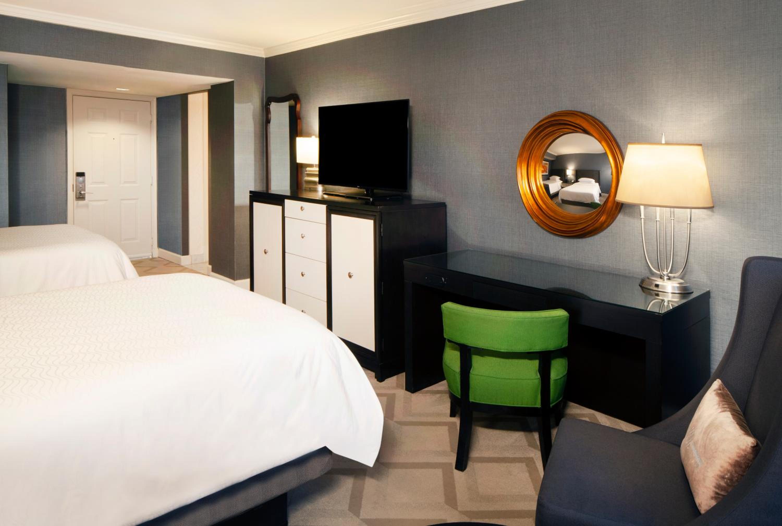 Deluxe Double Room with Roll-In Shower - Photo 2