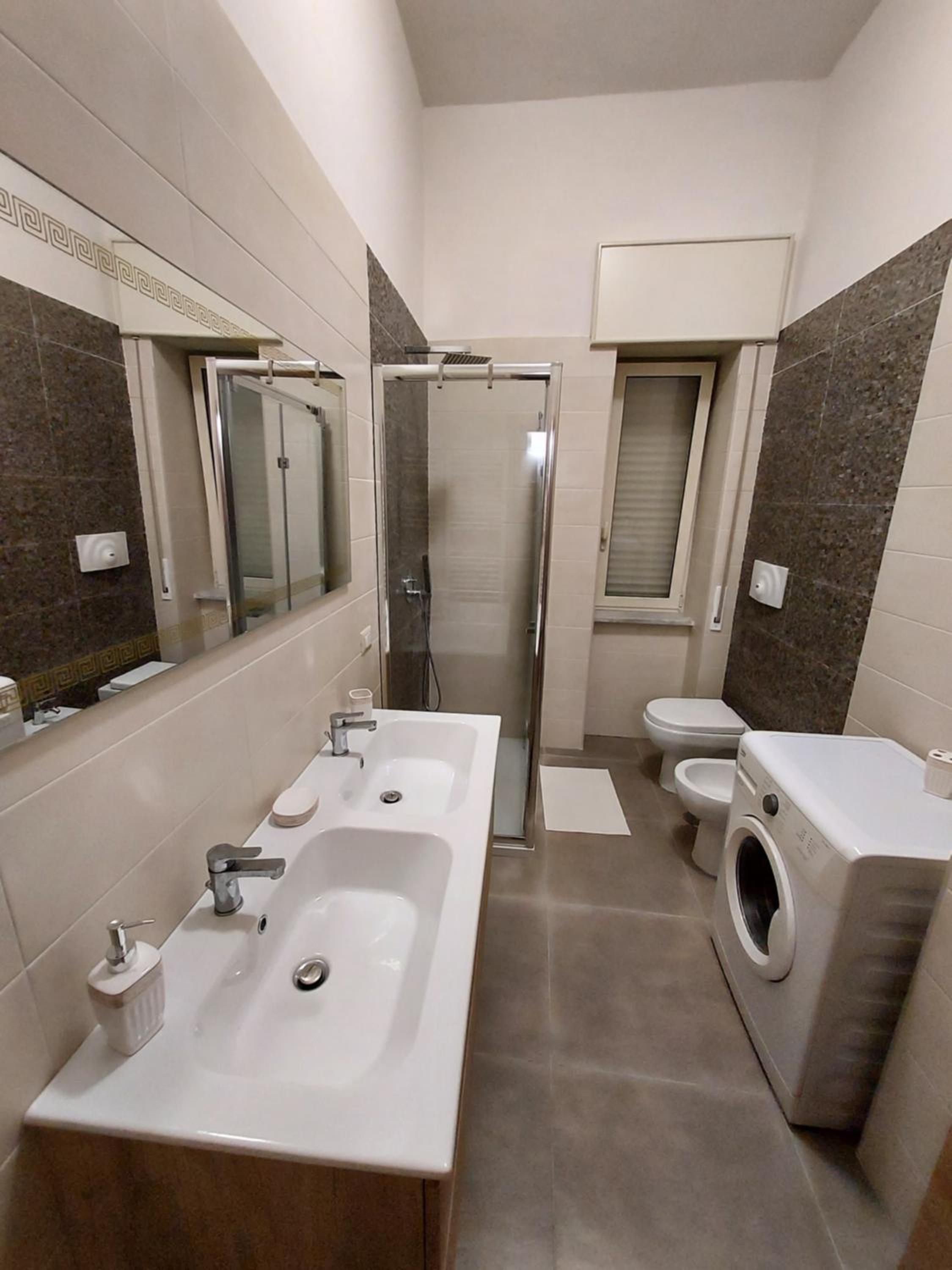Double or Twin Room - Photo 5