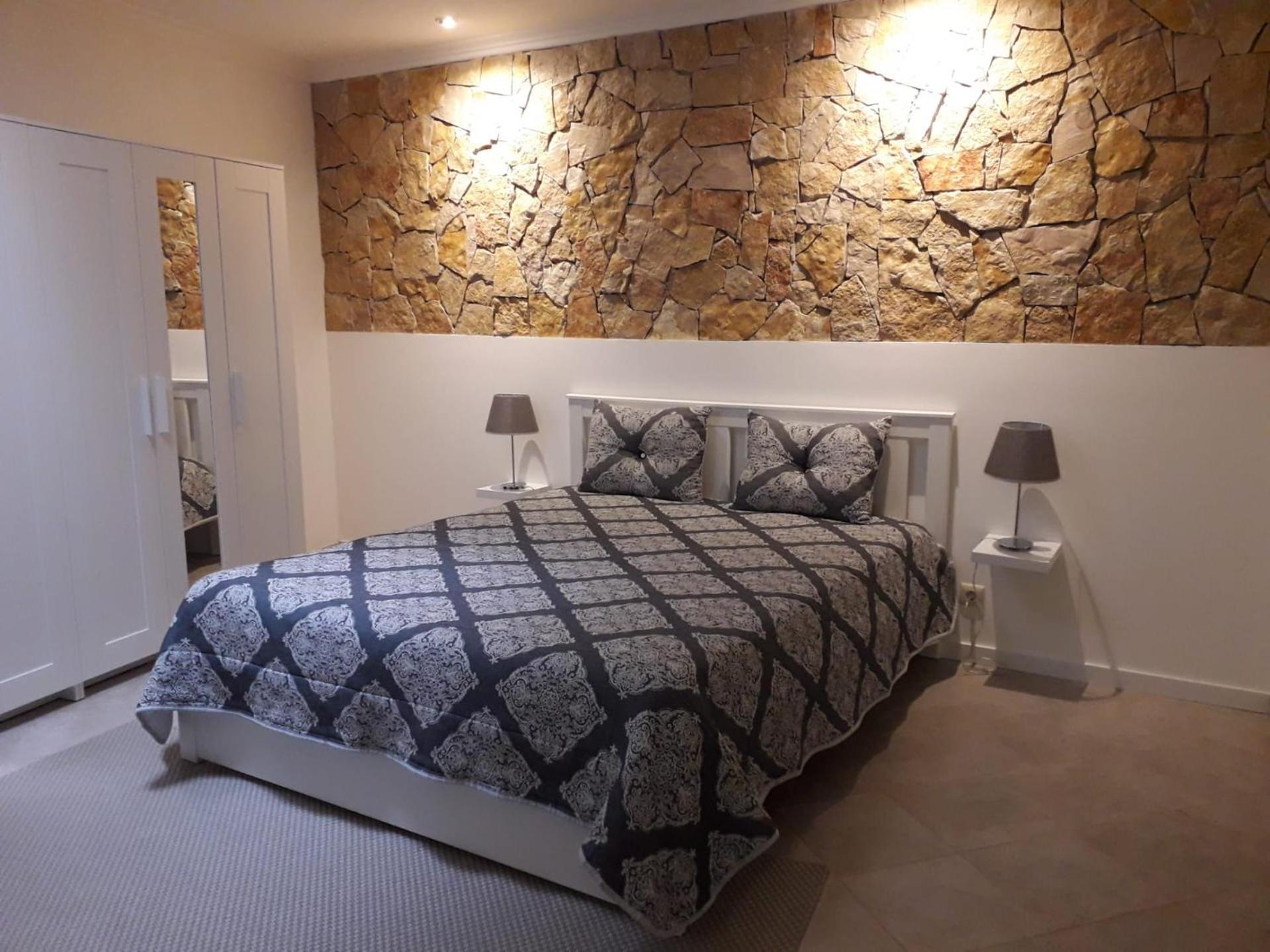 Two-Bedroom House - Photo 7