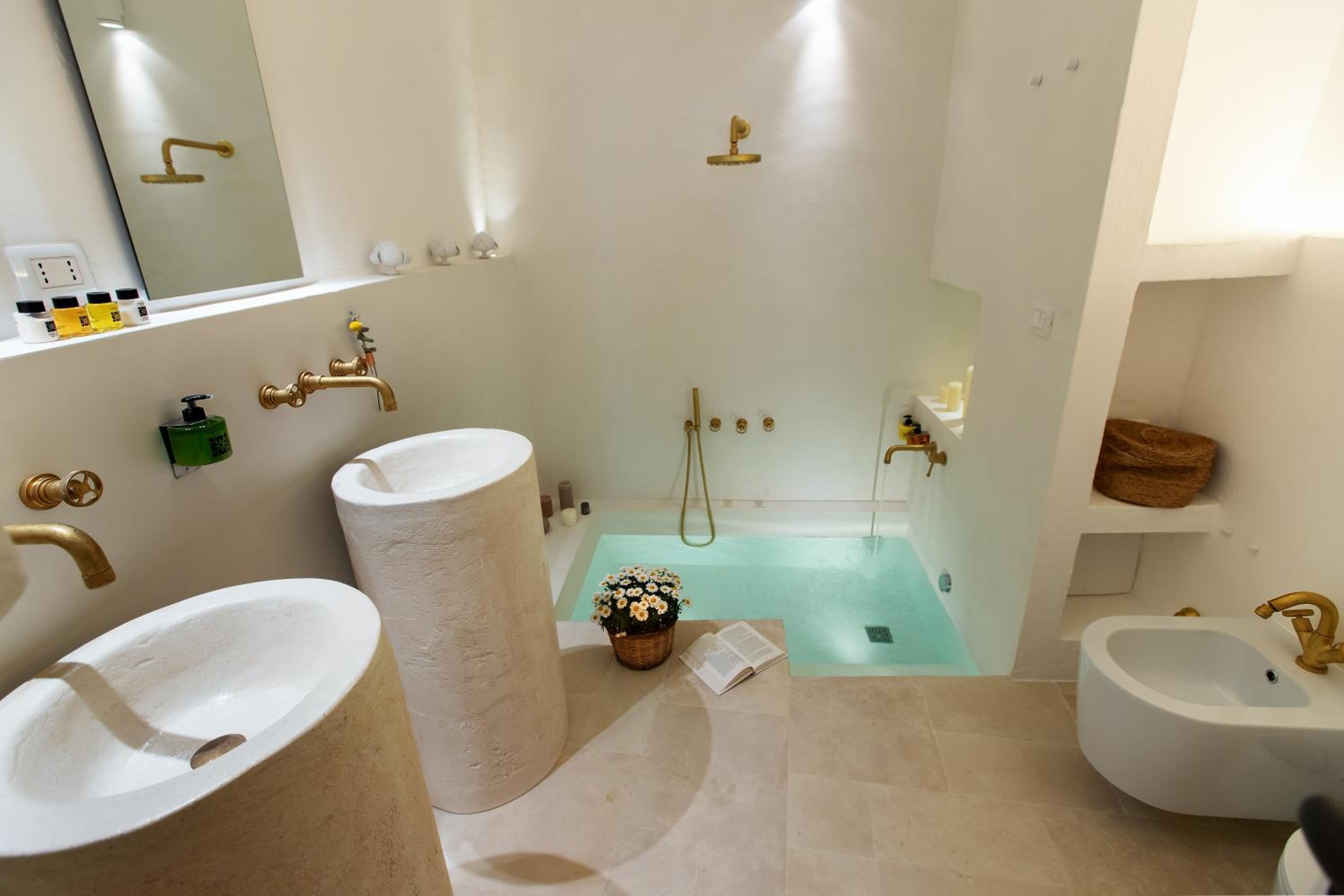 Deluxe Double Room with Bath - Photo 57