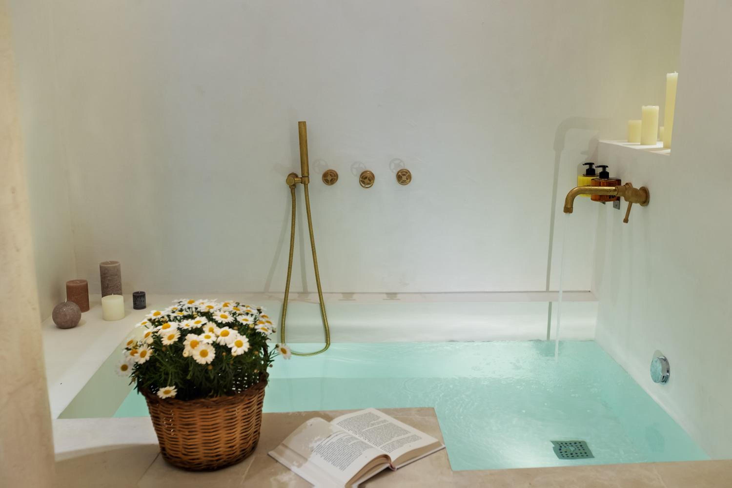 Deluxe Double Room with Bath - Photo 42