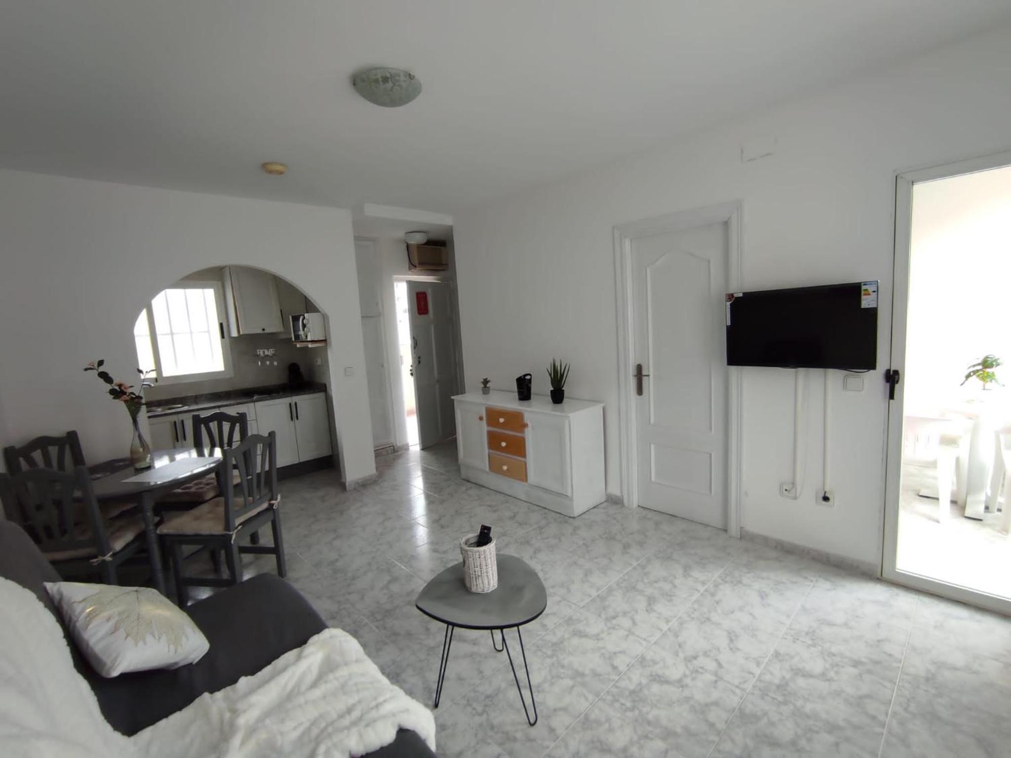 One-Bedroom Apartment photo 2