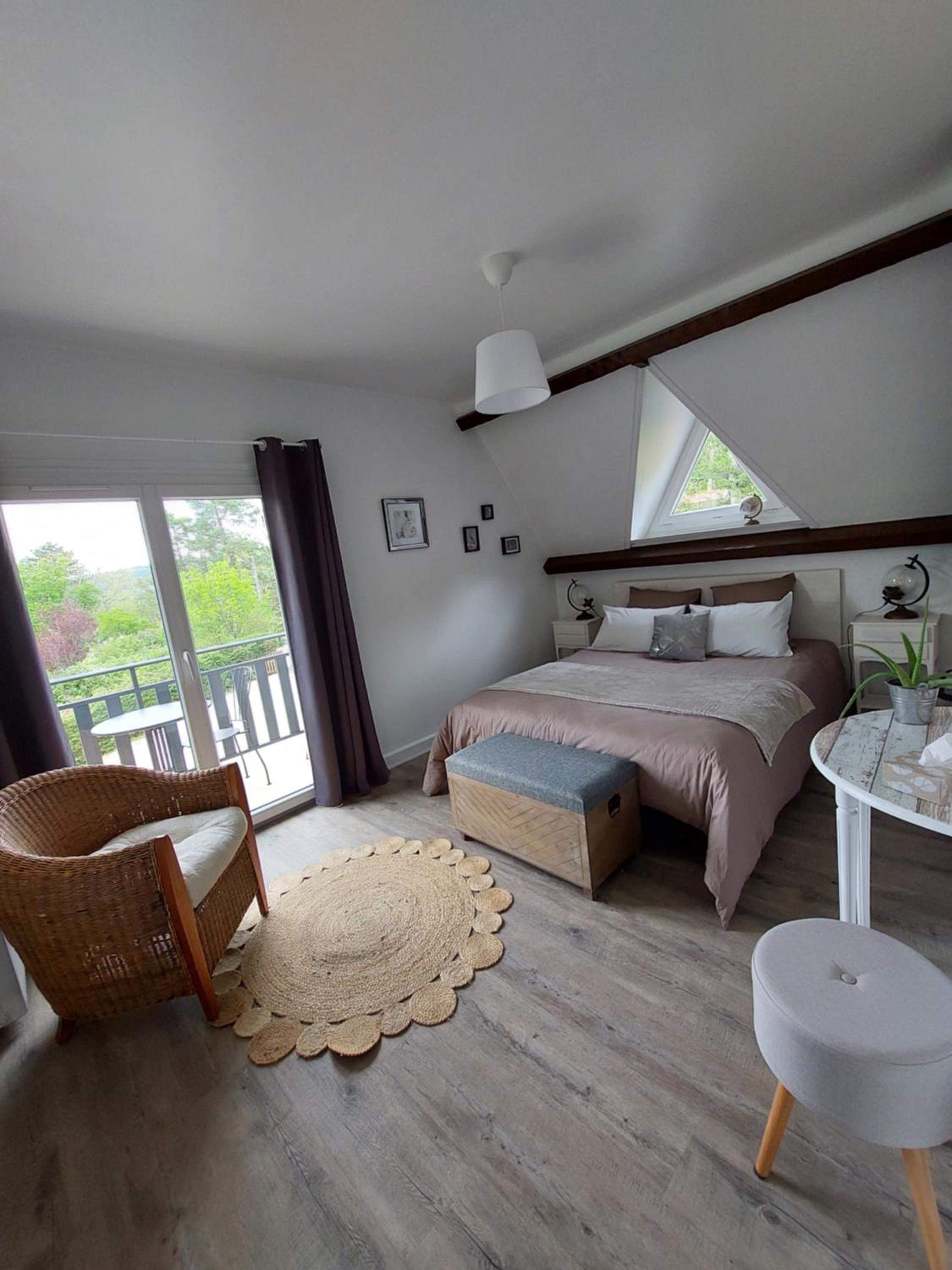 Double Room with Balcony - Photo 1