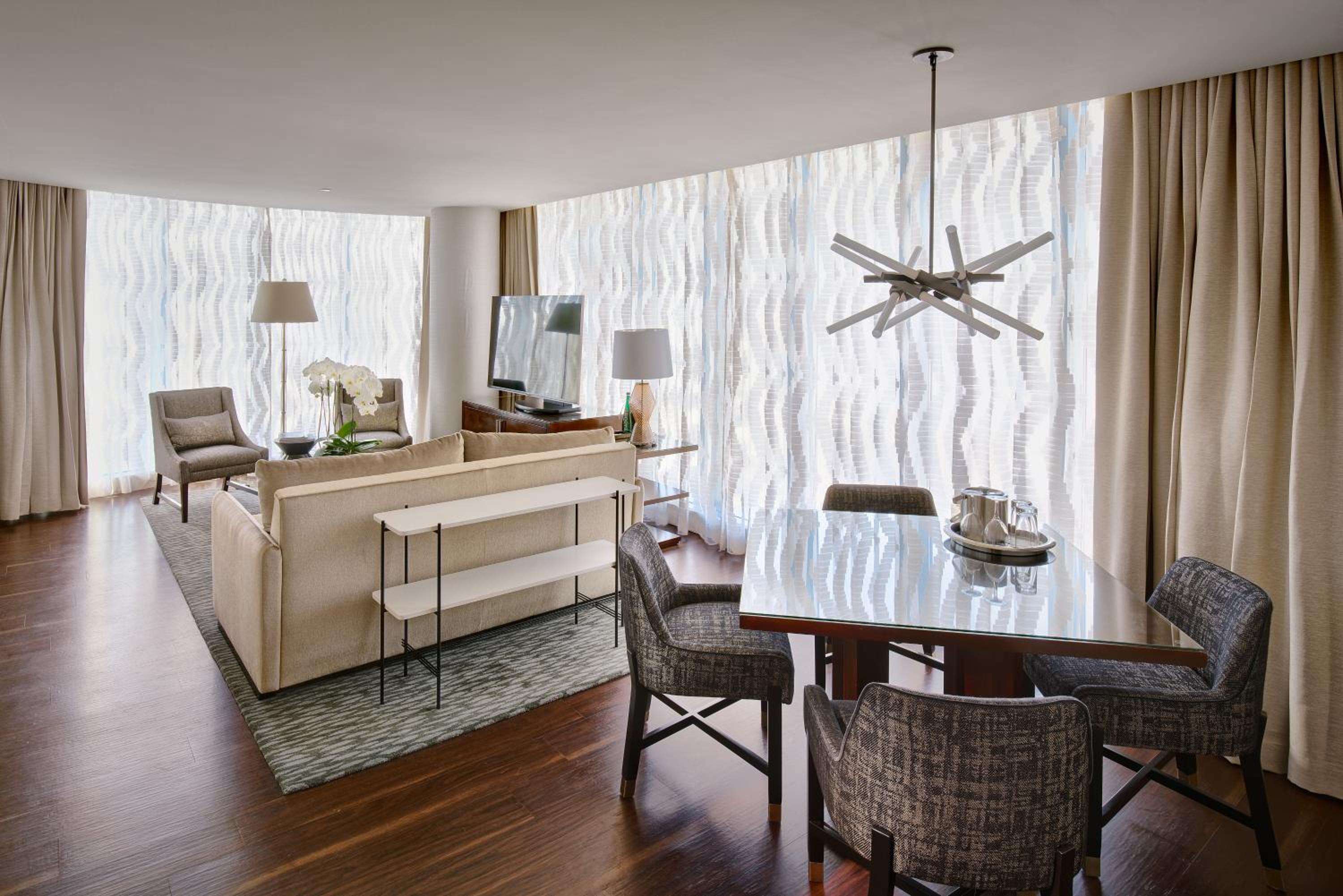 One-Bedroom King Suite