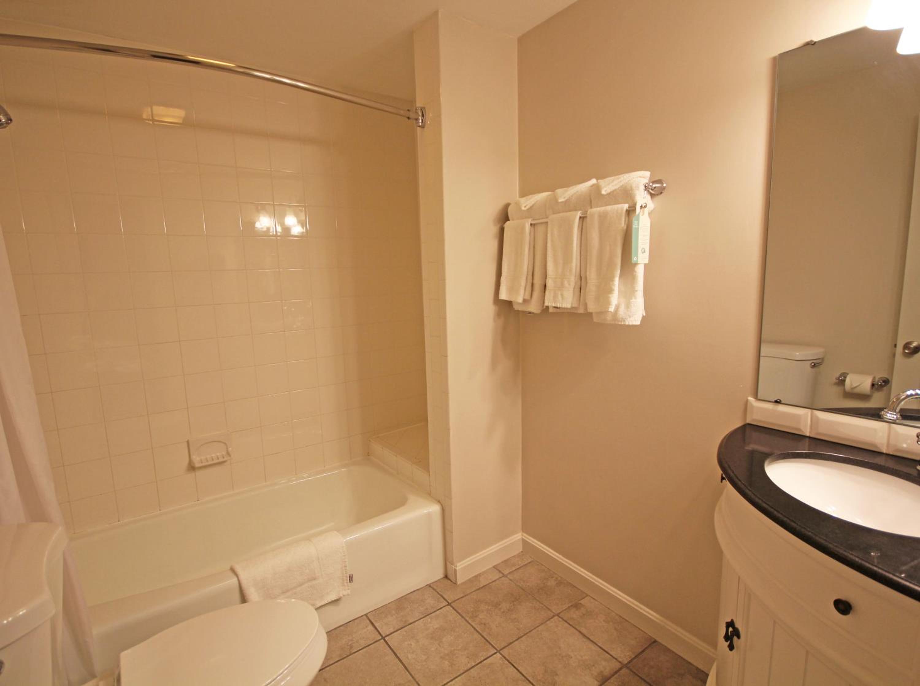 Premium Queen Room - Photo 3