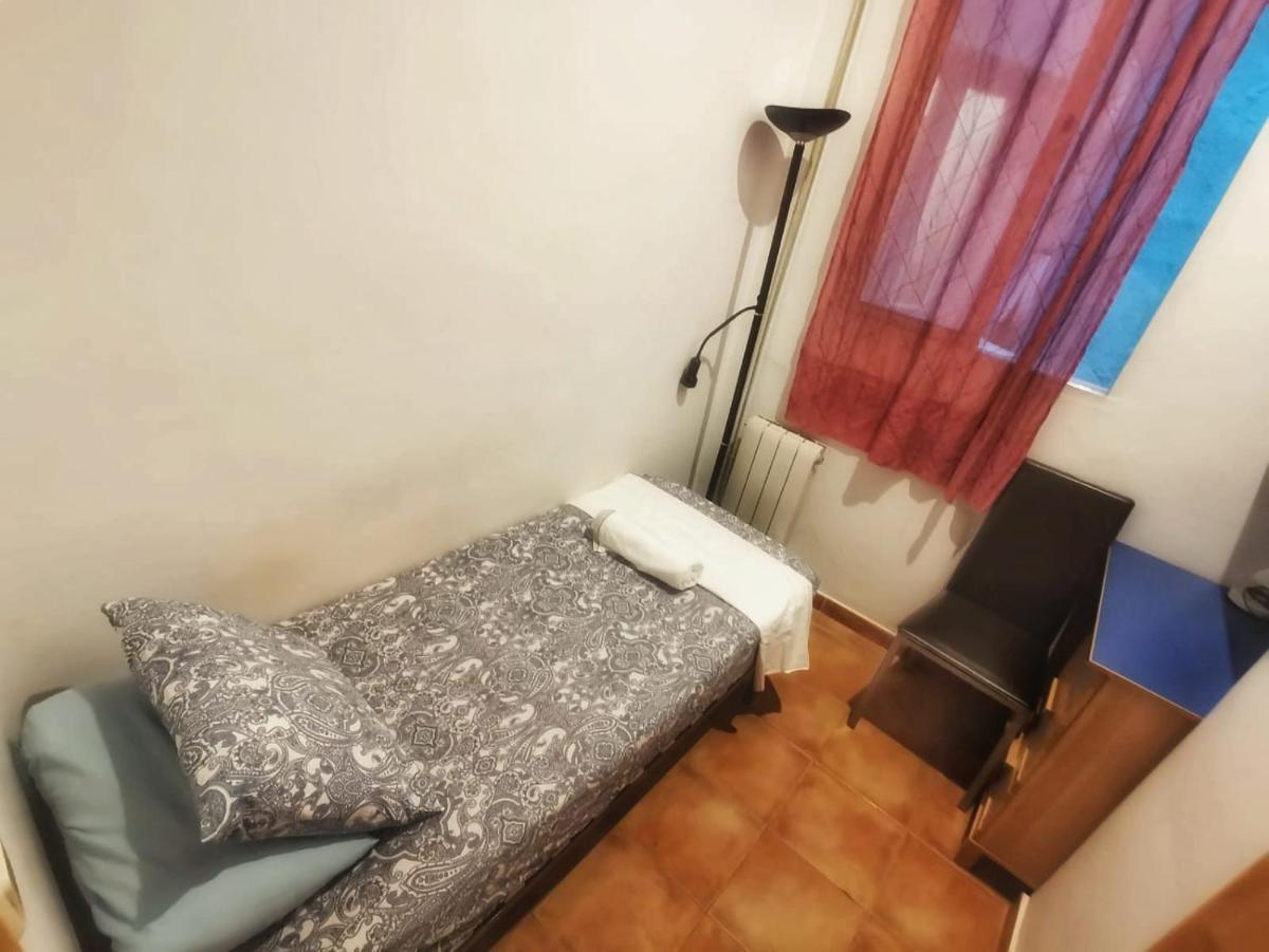 Budget Single Room photo 3