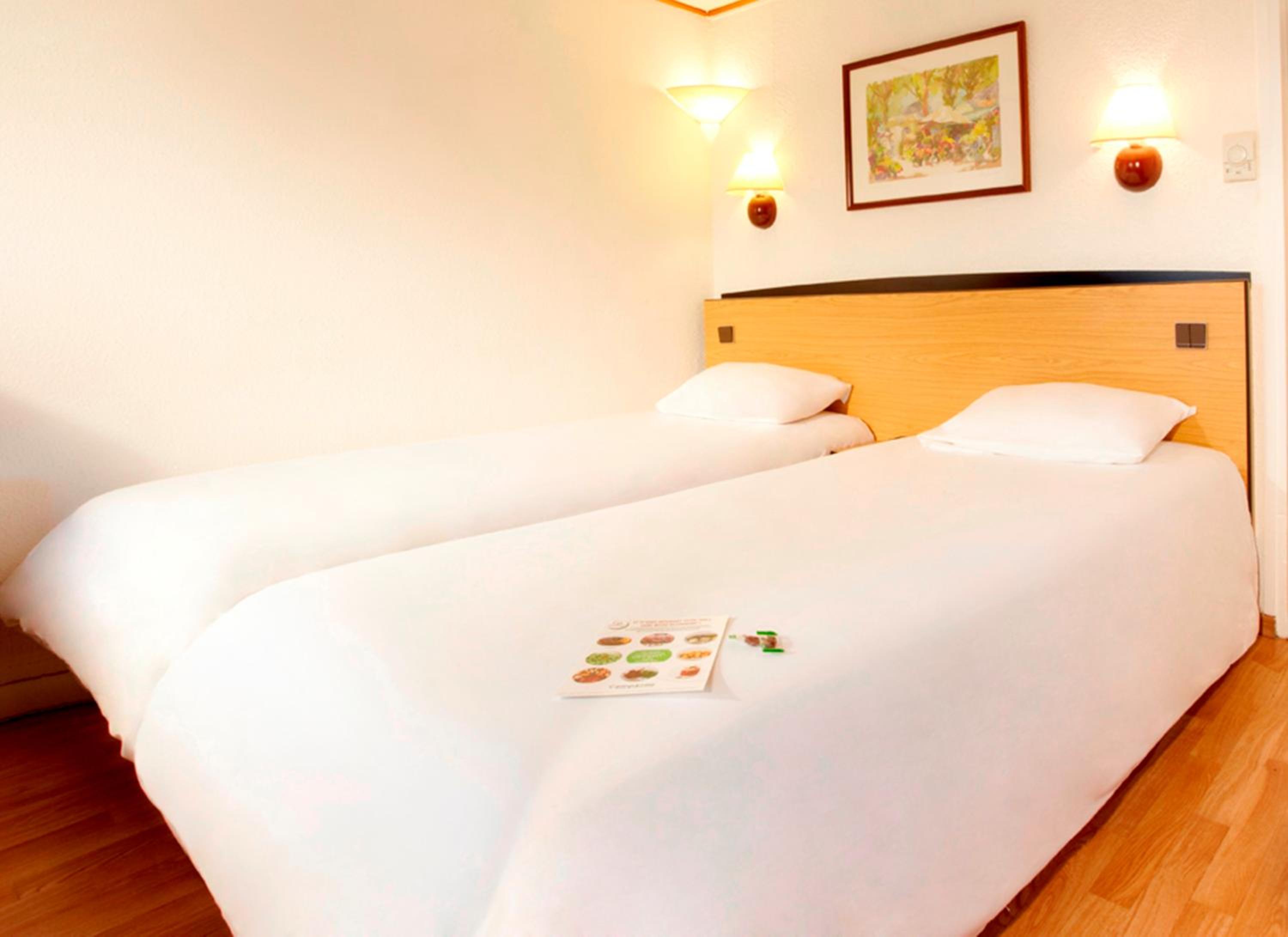 Twin Room - Photo 2