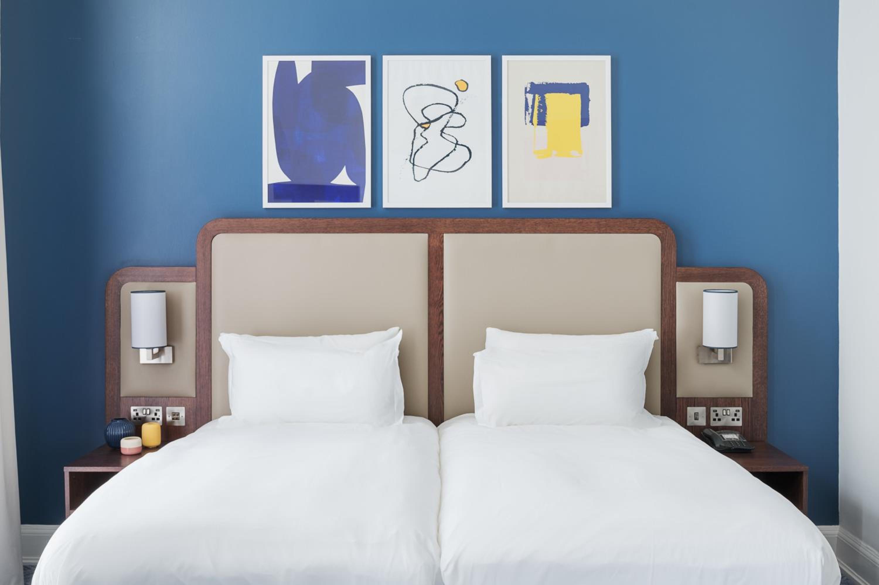 Premium Twin Room - Photo 6