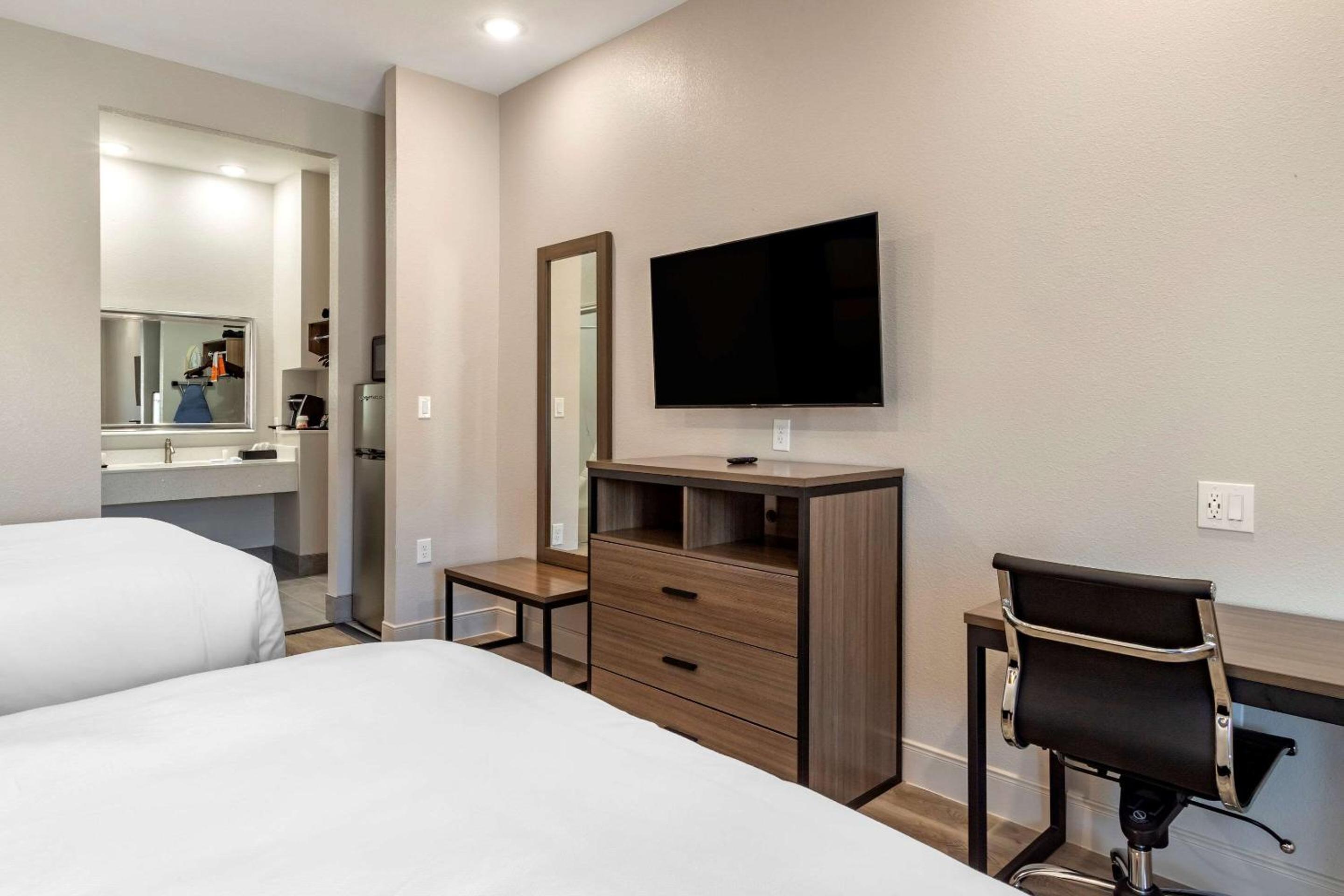 Standard Double Room with Two Double Beds - Non Smoking - Photo 3