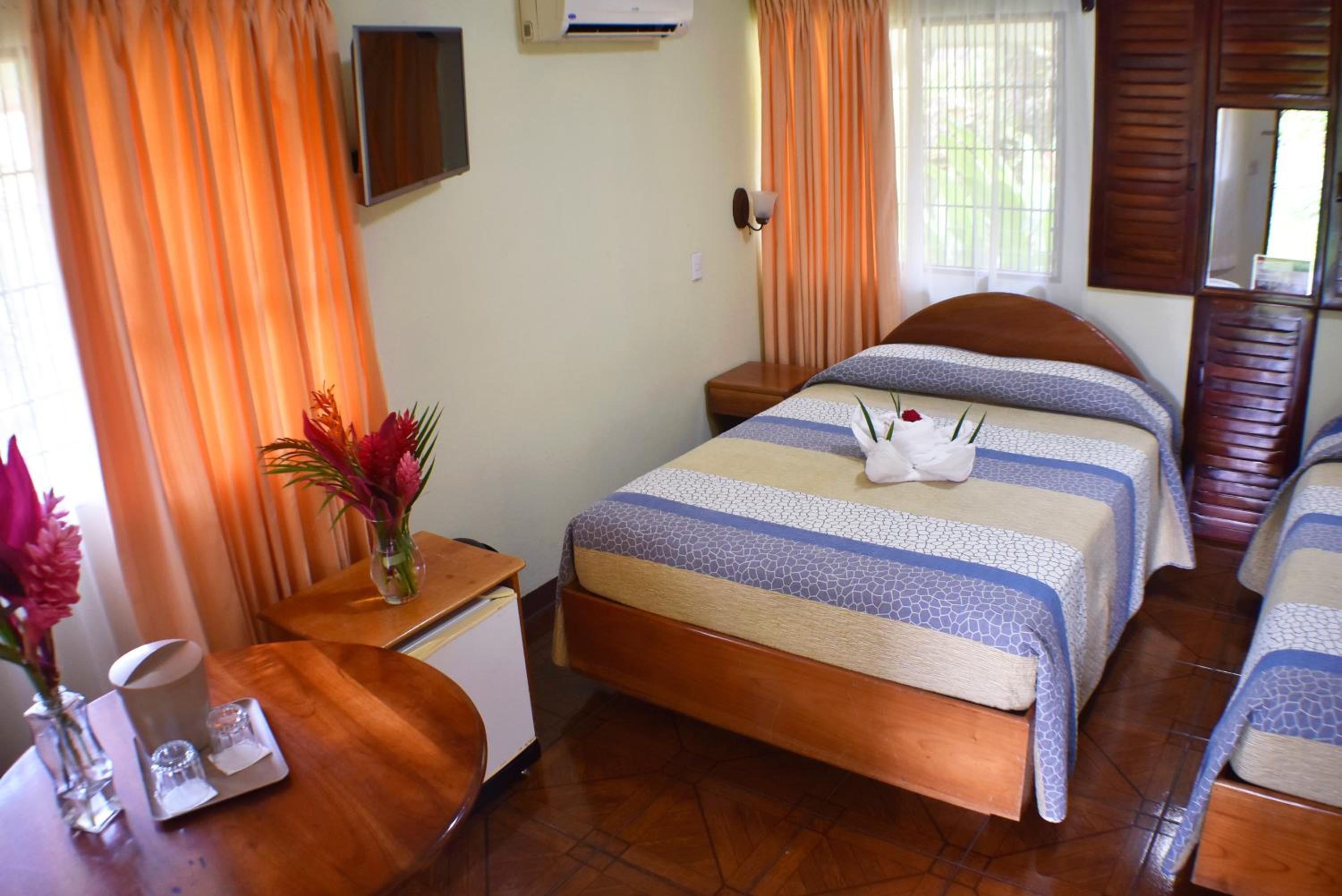 Double Room with Two Double Beds photo 3