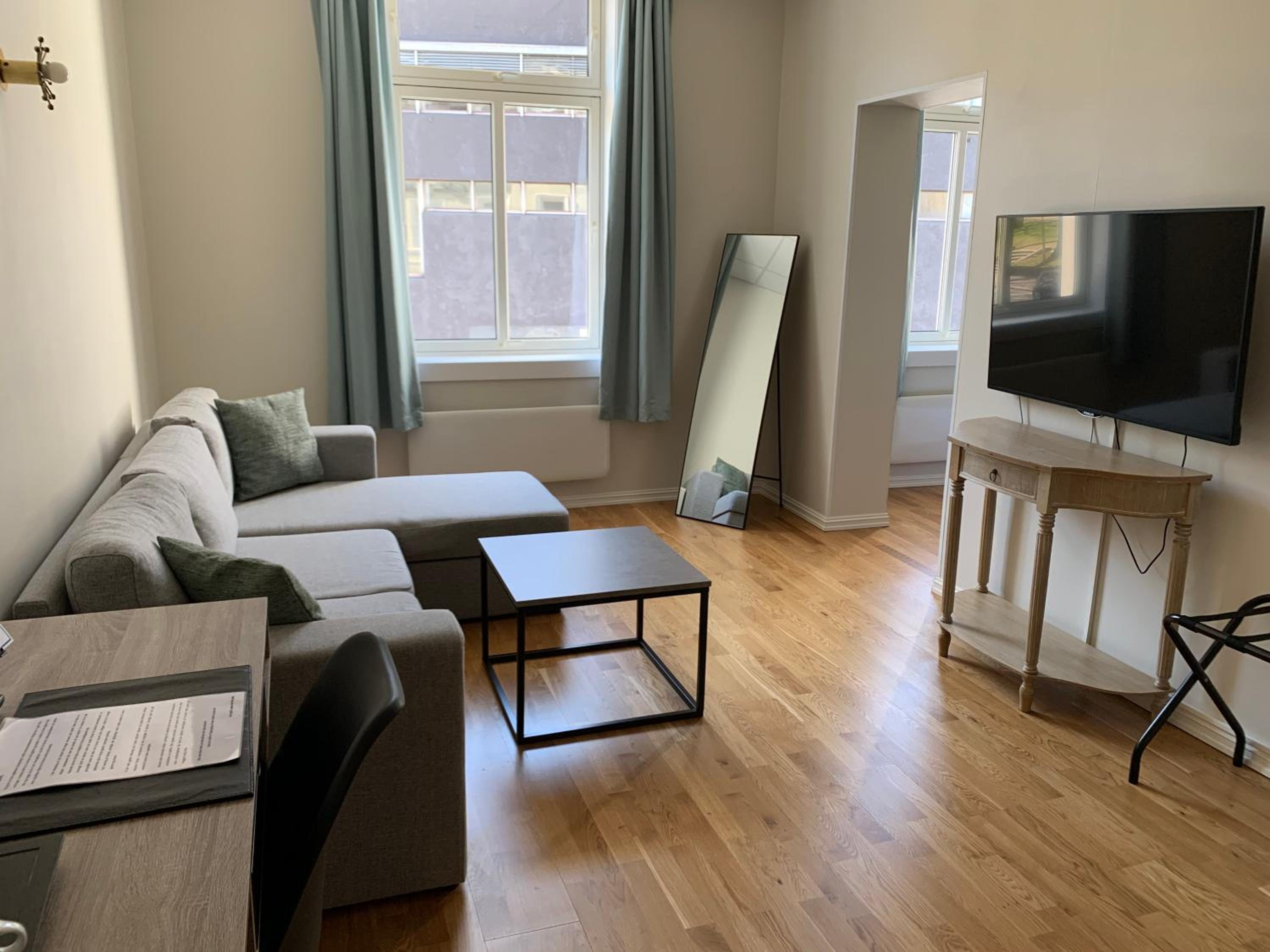 Family Room (3 Adults) - Photo 4
