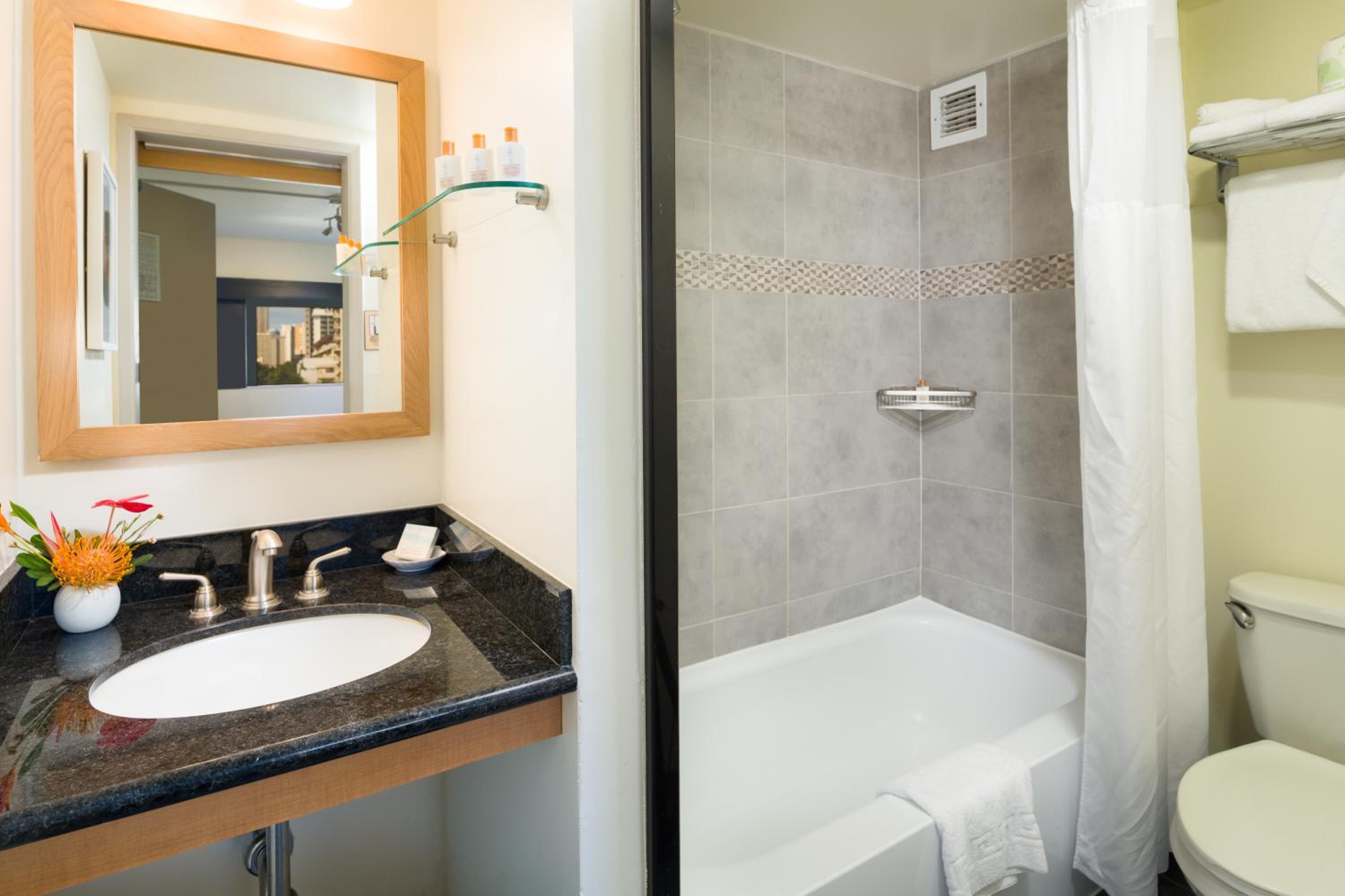 Standard Twin Room - Photo 4