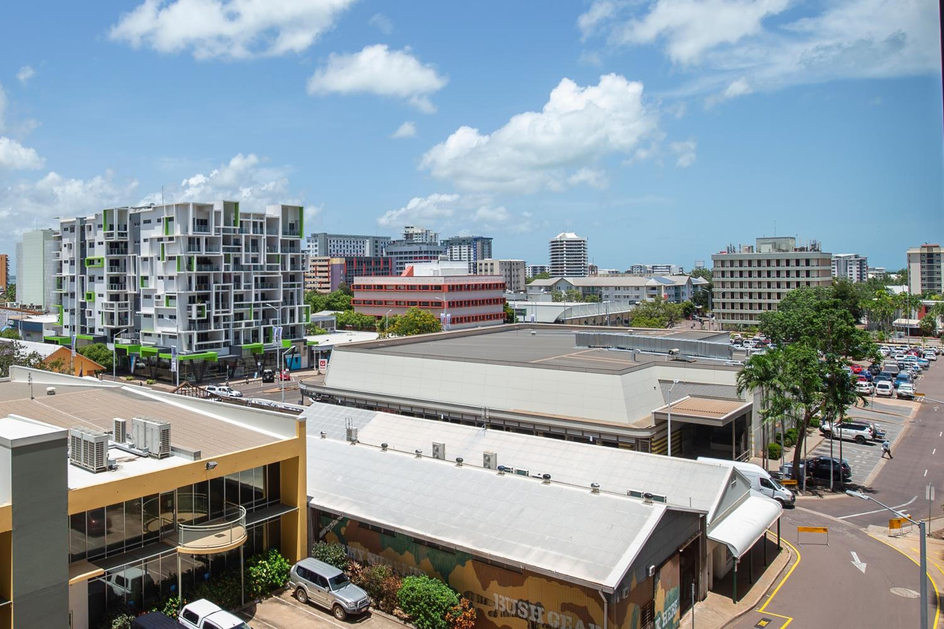 Two-Bedroom Apartment with City View - Photo 5
