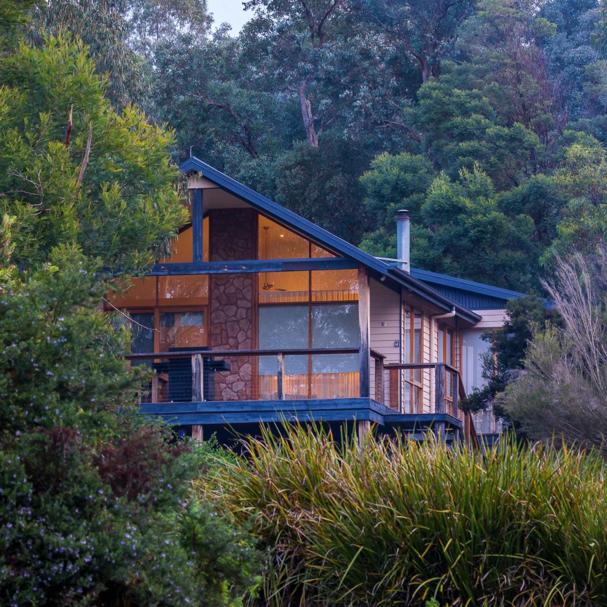 Deluxe Two-Bedroom Cottage - Photo 15