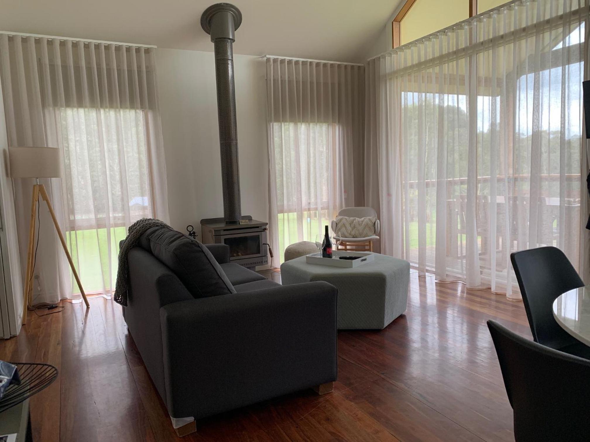 Deluxe Two-Bedroom Cottage - Photo 10