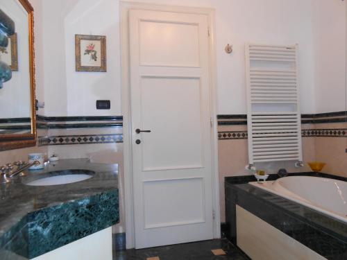 Triple Room with Private External Bathroom photo 3