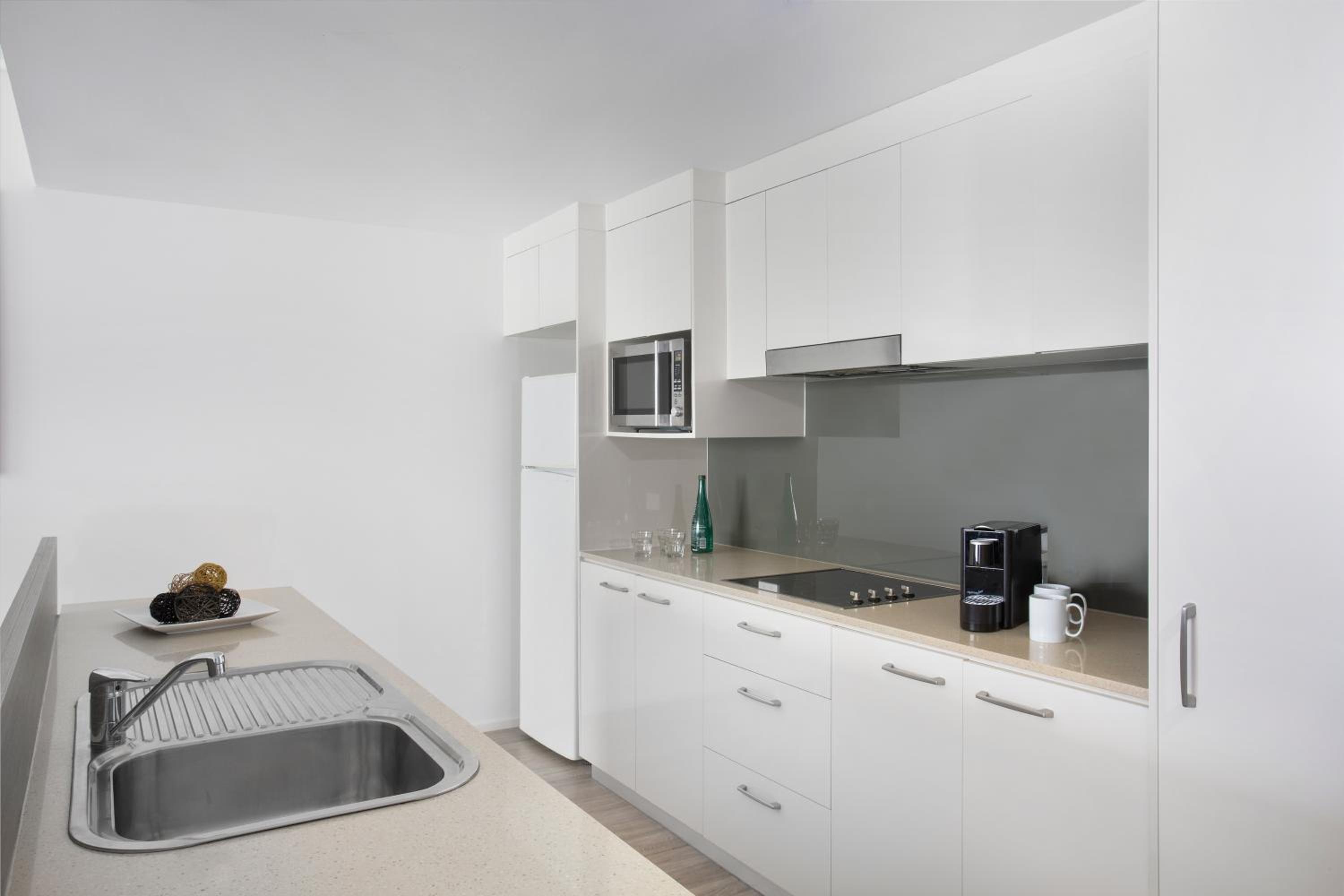 One-Bedroom Apartment - Photo 3
