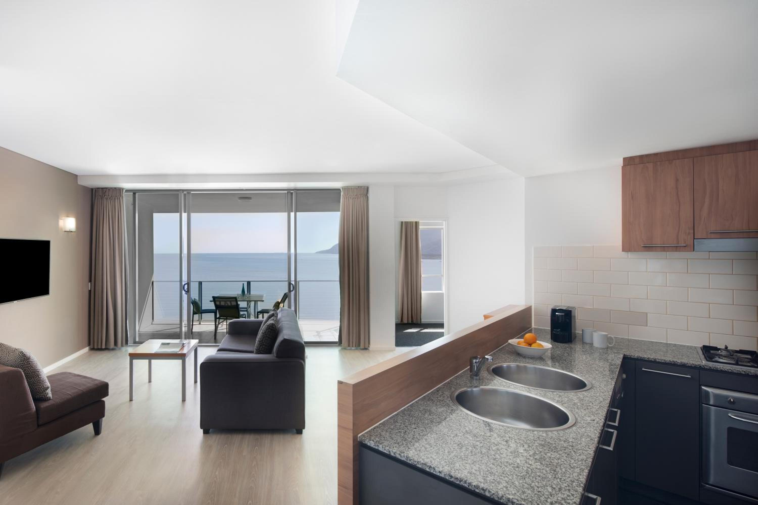 Three-Bedroom Apartment with Ocean View - Photo 1