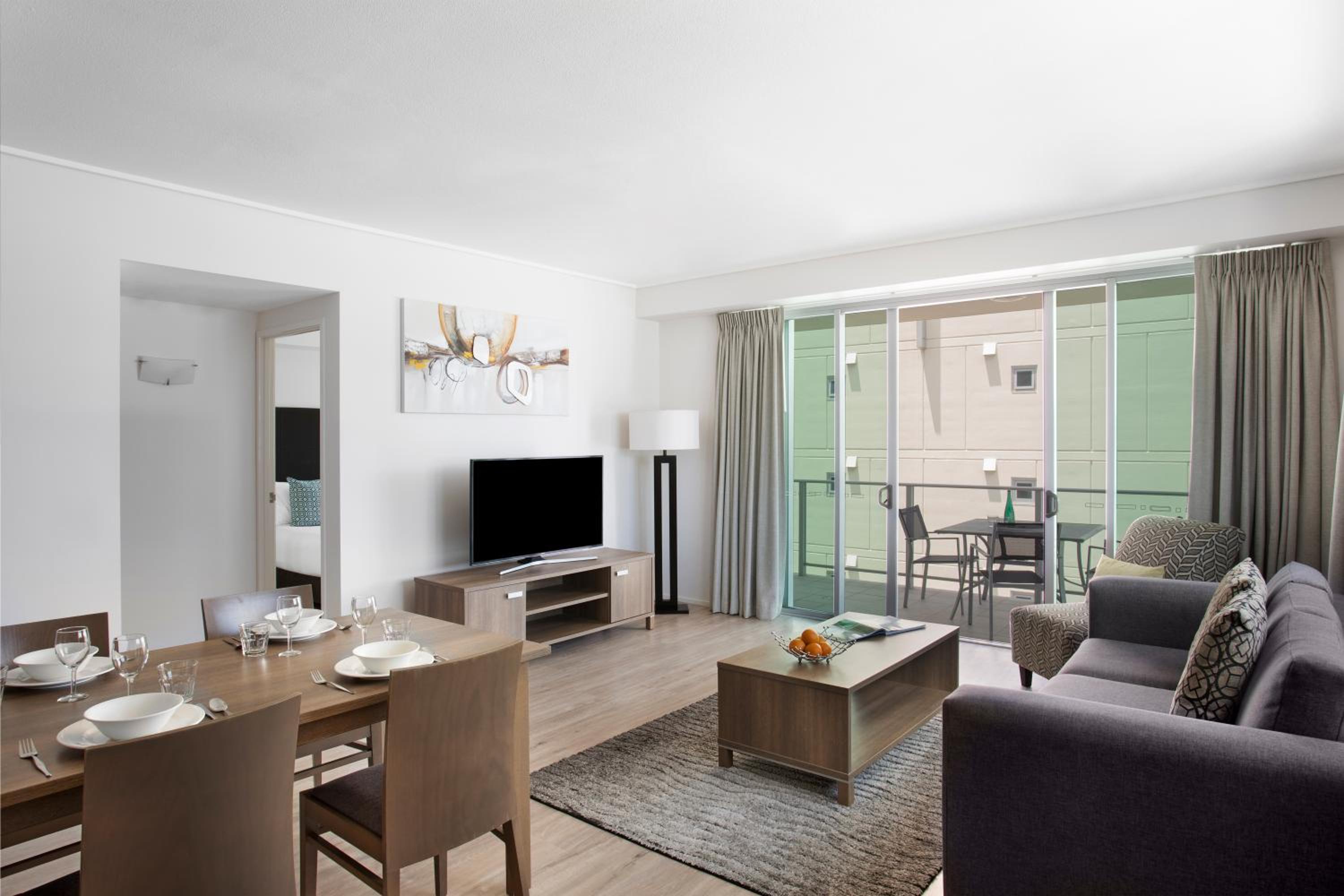 One-Bedroom Apartment - Photo 2