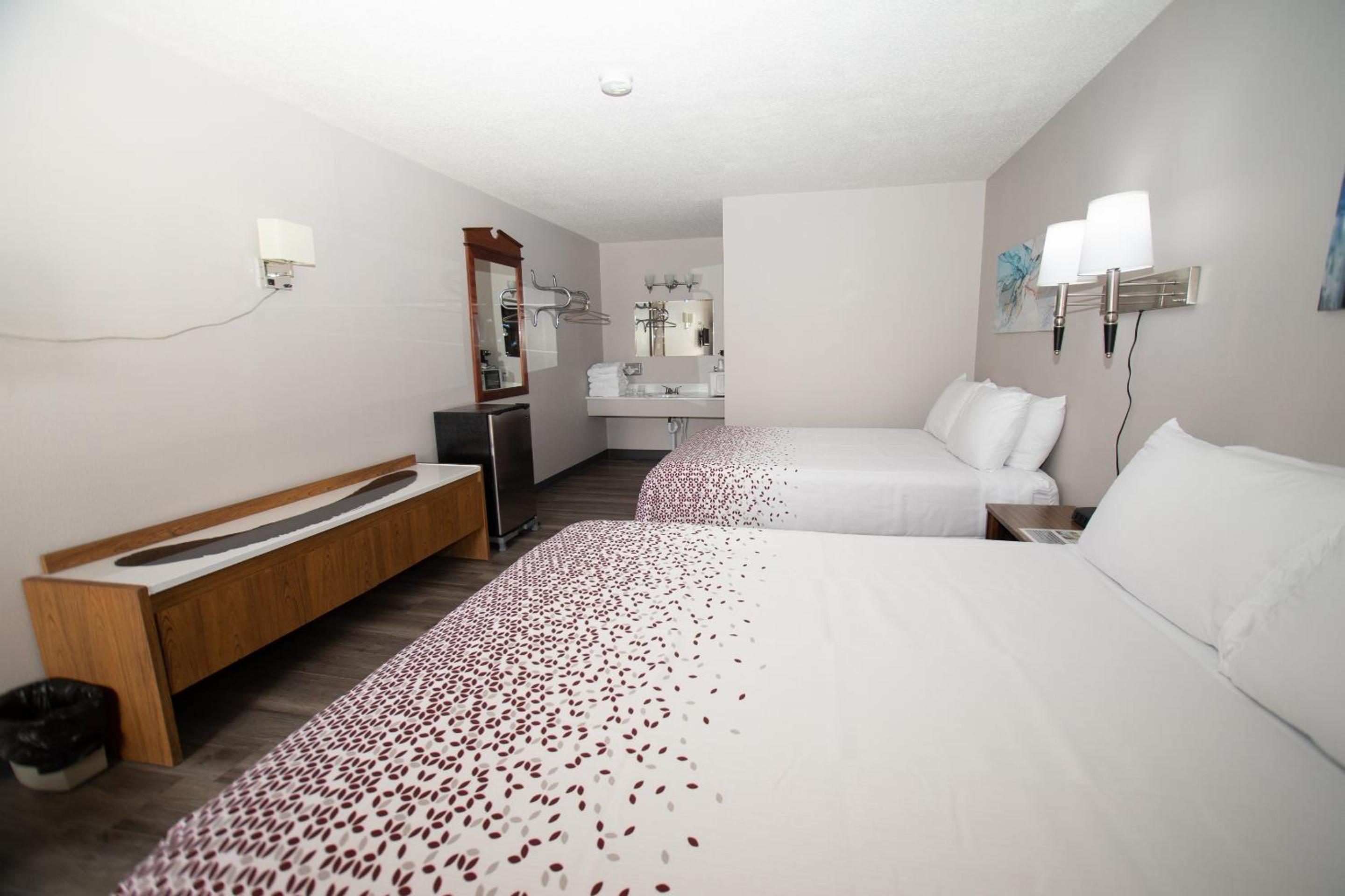 Deluxe Family Suite photo 2