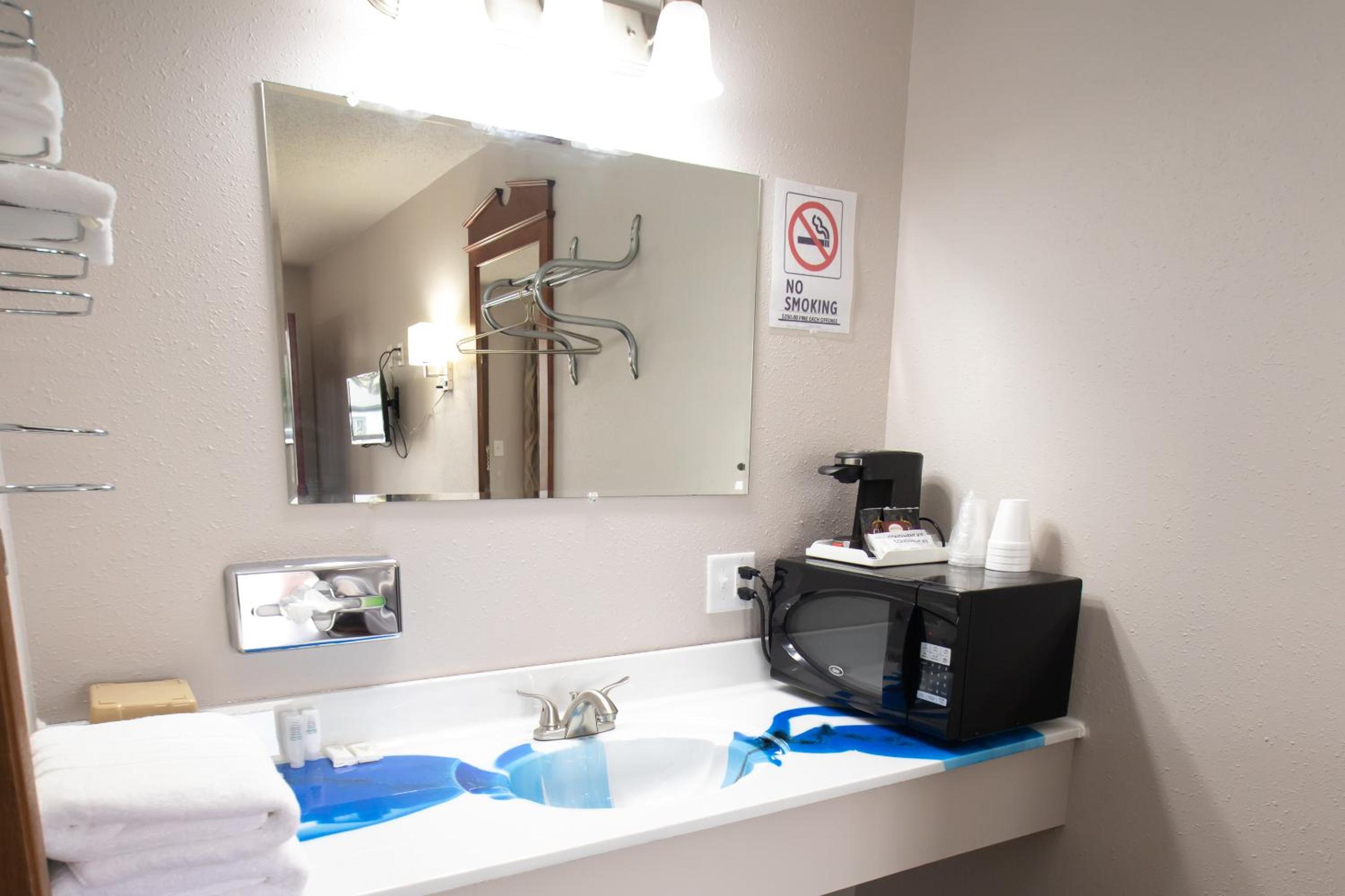 Deluxe Family Suite photo 3