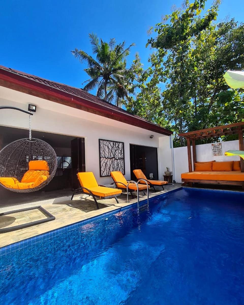 Villa - Photo 2